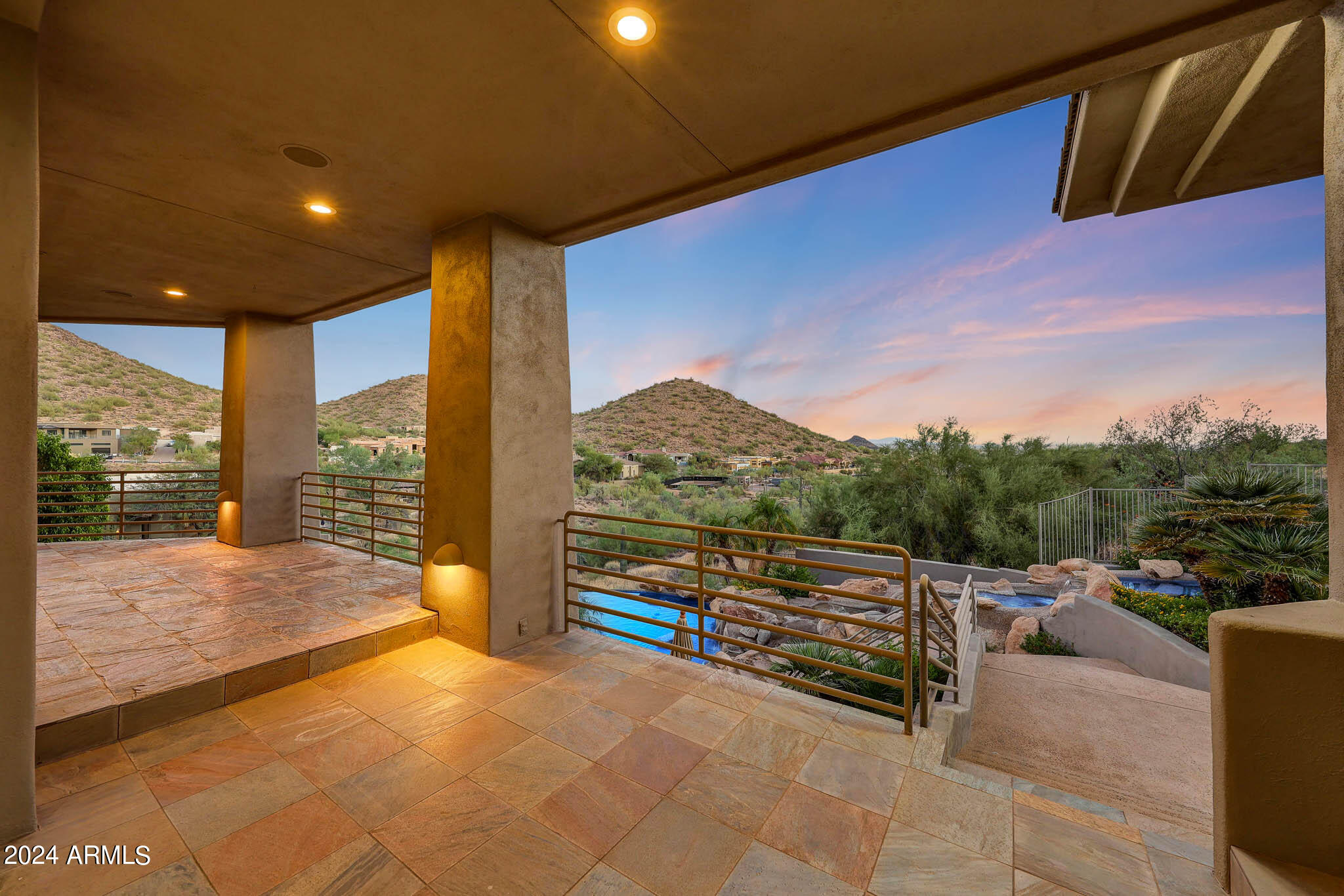 SCOTTSDALE MOUNTAIN - Residential