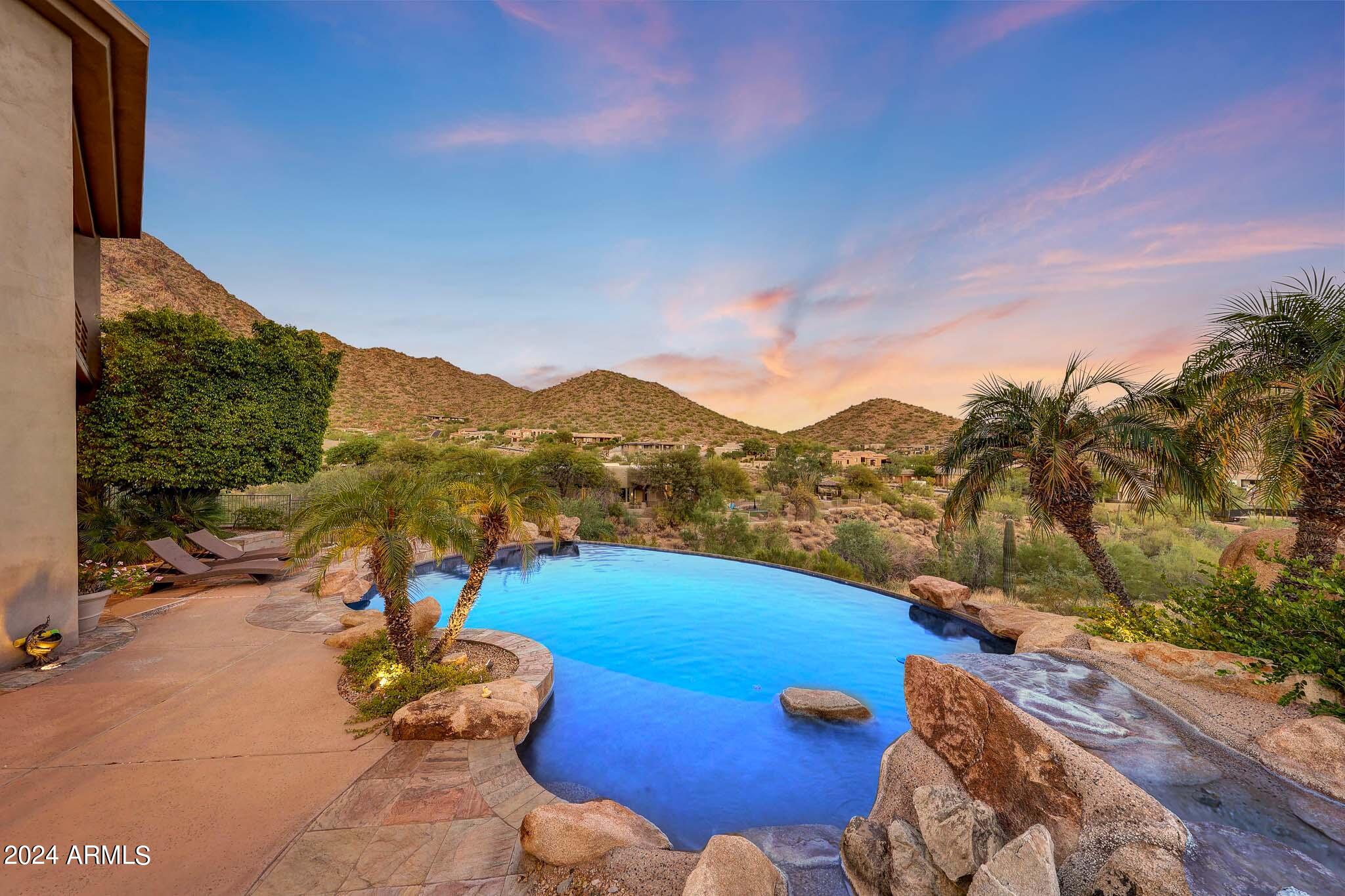 SCOTTSDALE MOUNTAIN - Residential