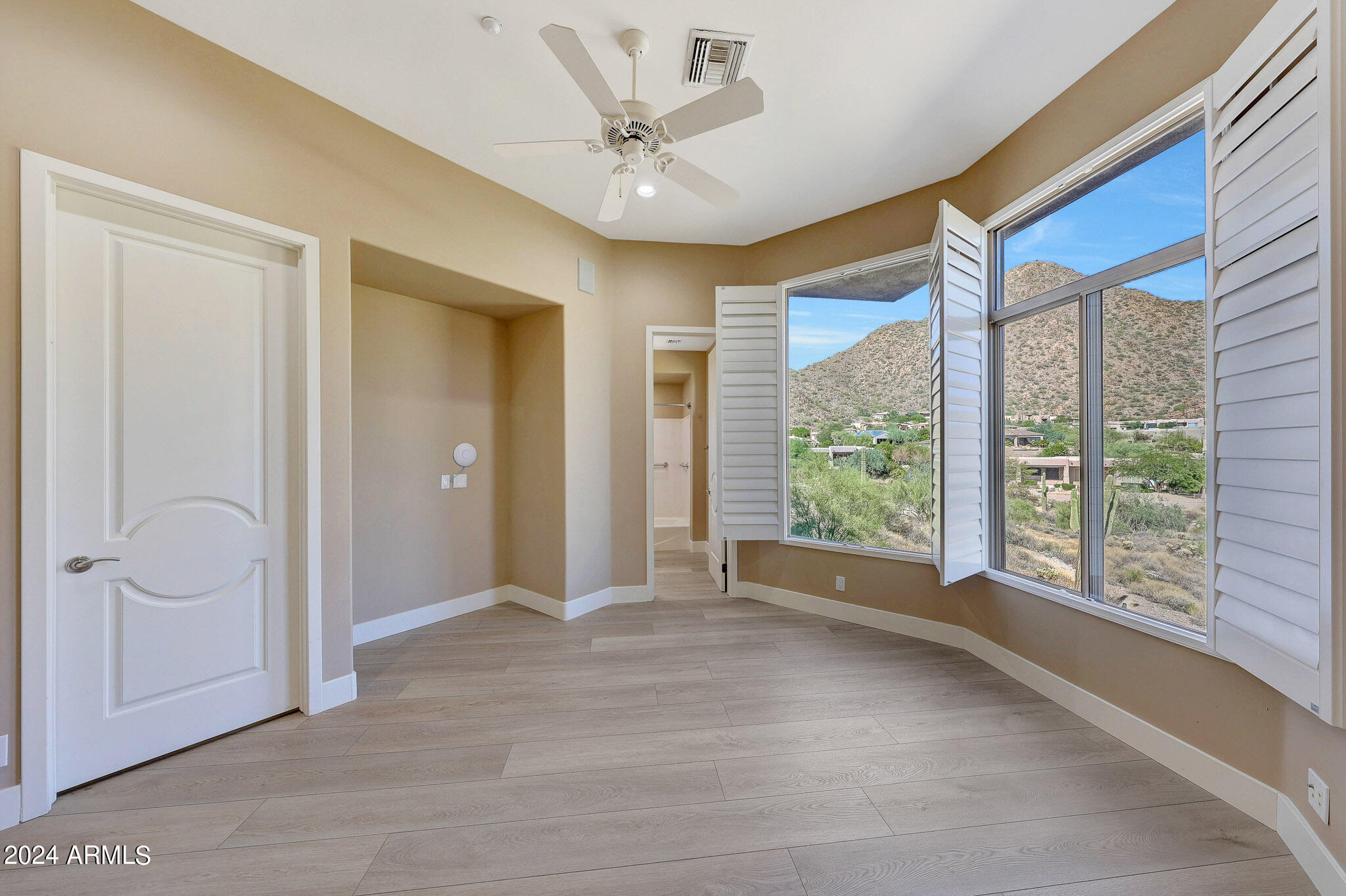 SCOTTSDALE MOUNTAIN - Residential