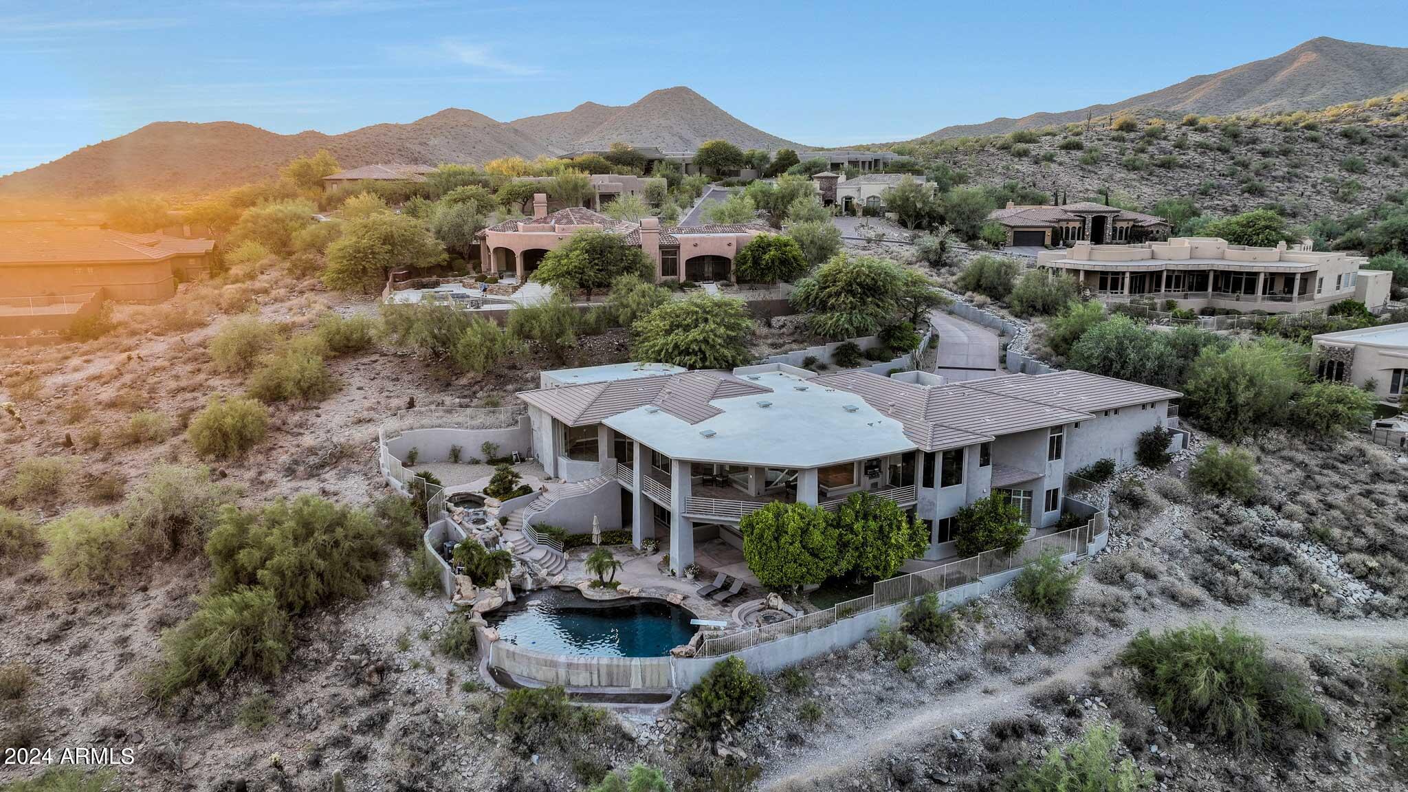 SCOTTSDALE MOUNTAIN - Residential