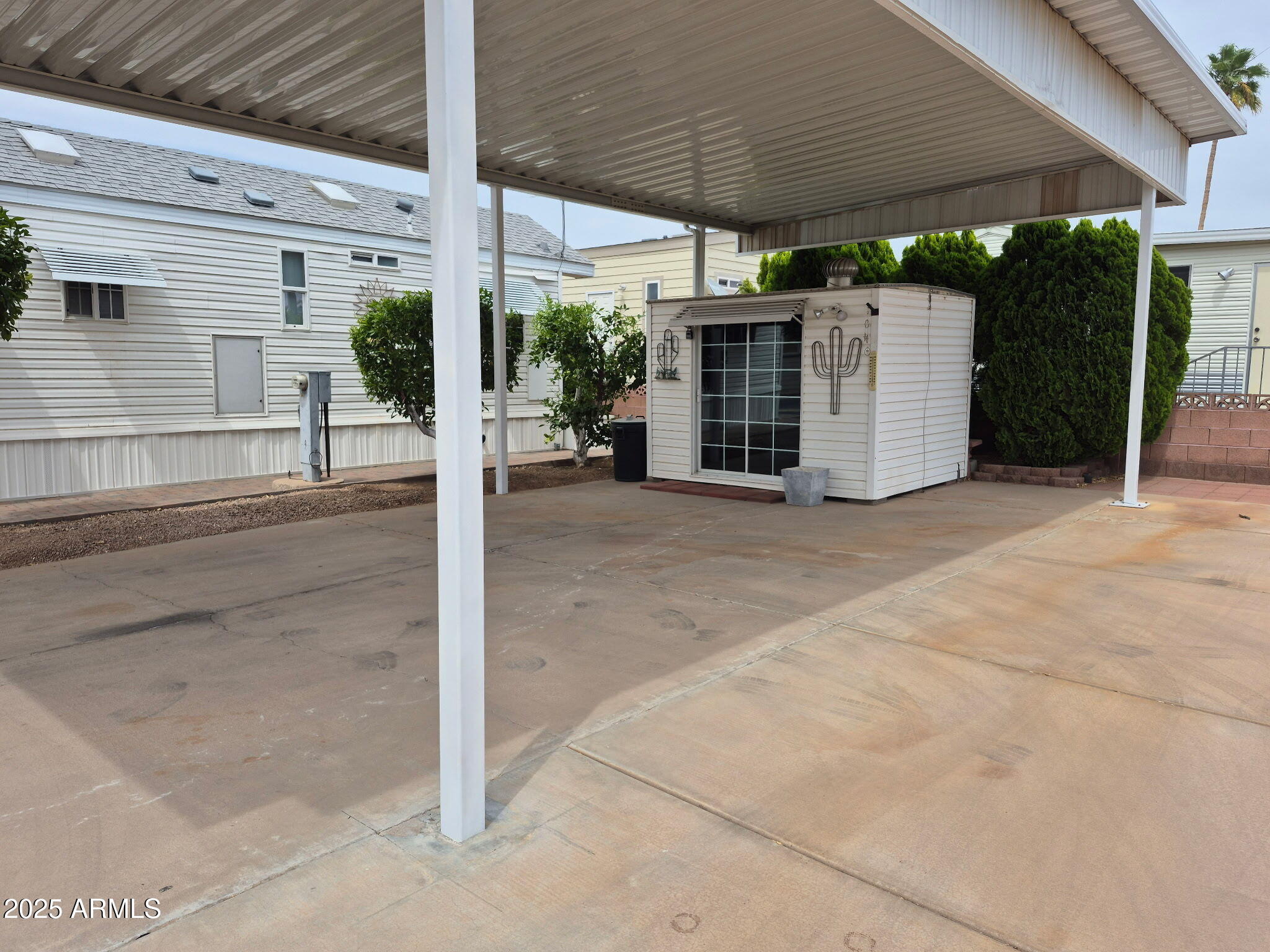 CARRIAGE MANOR RV RESORT - Land
