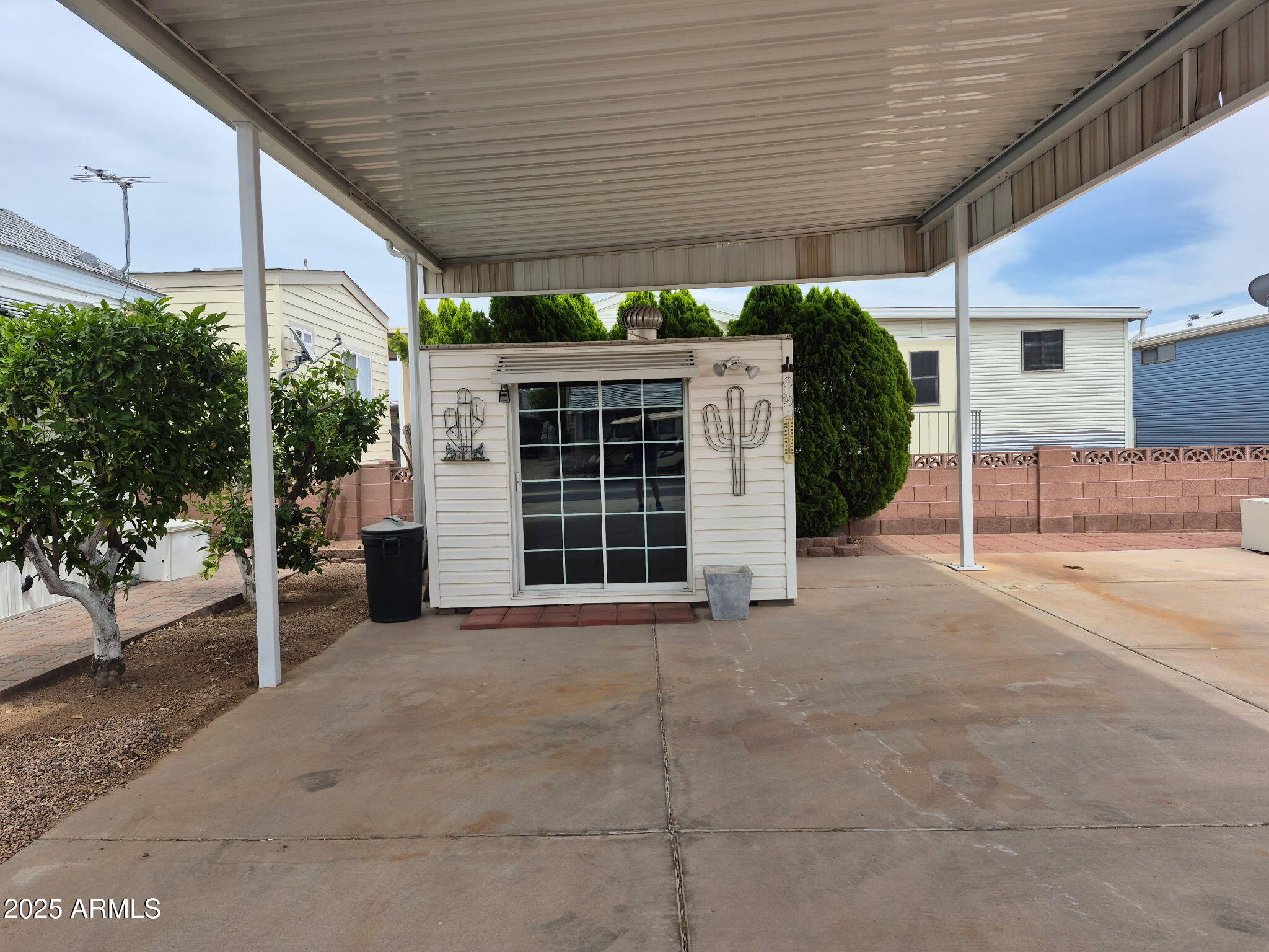 CARRIAGE MANOR RV RESORT - Land