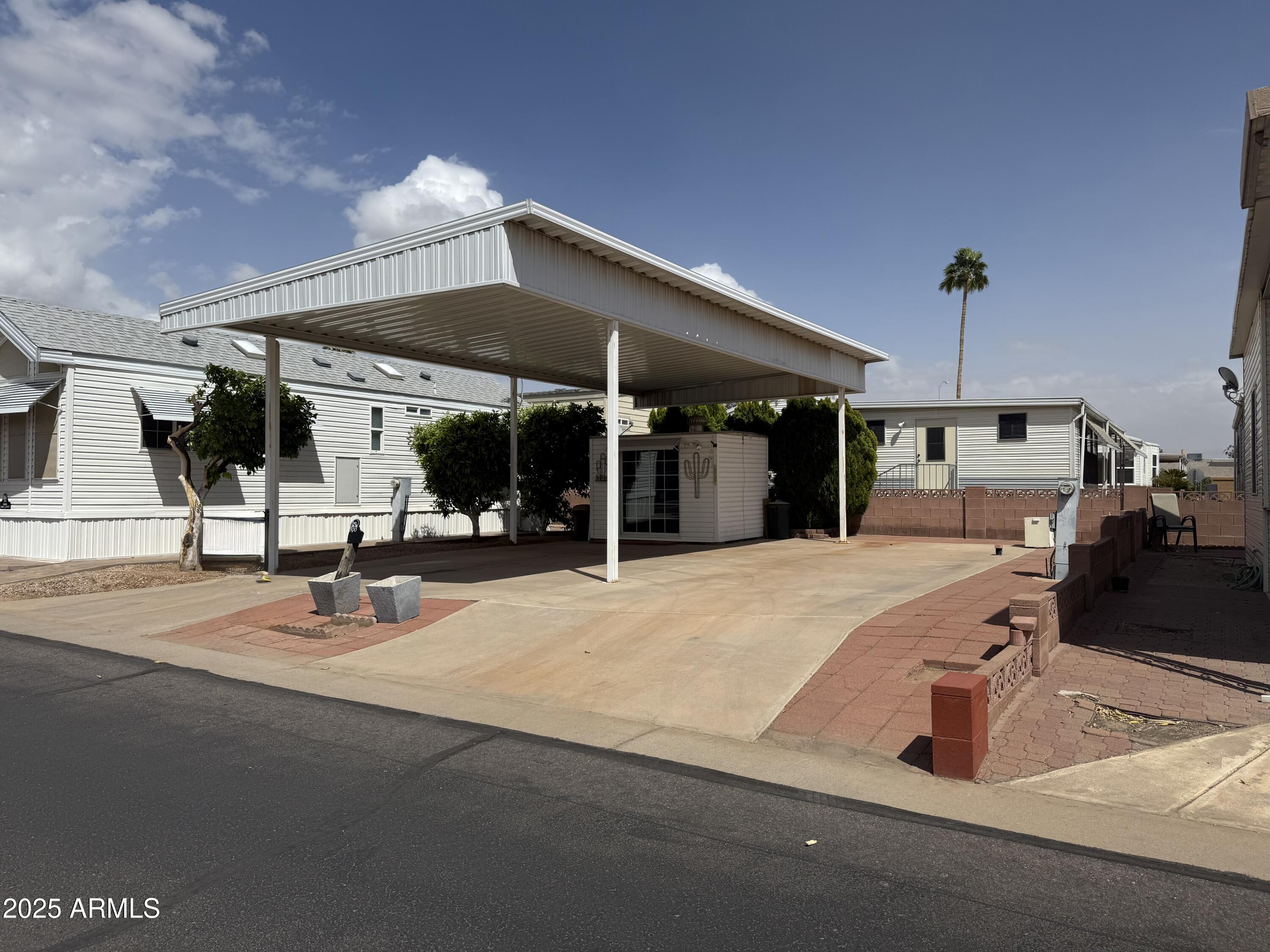 CARRIAGE MANOR RV RESORT - Land