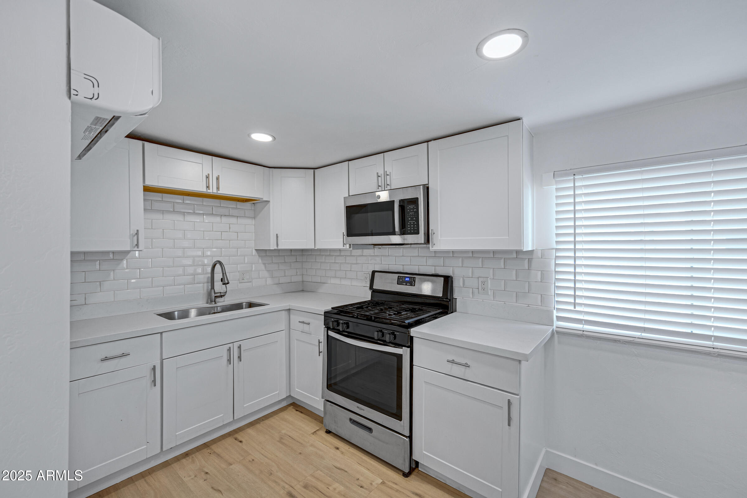 IDLE EASE - Residential Income