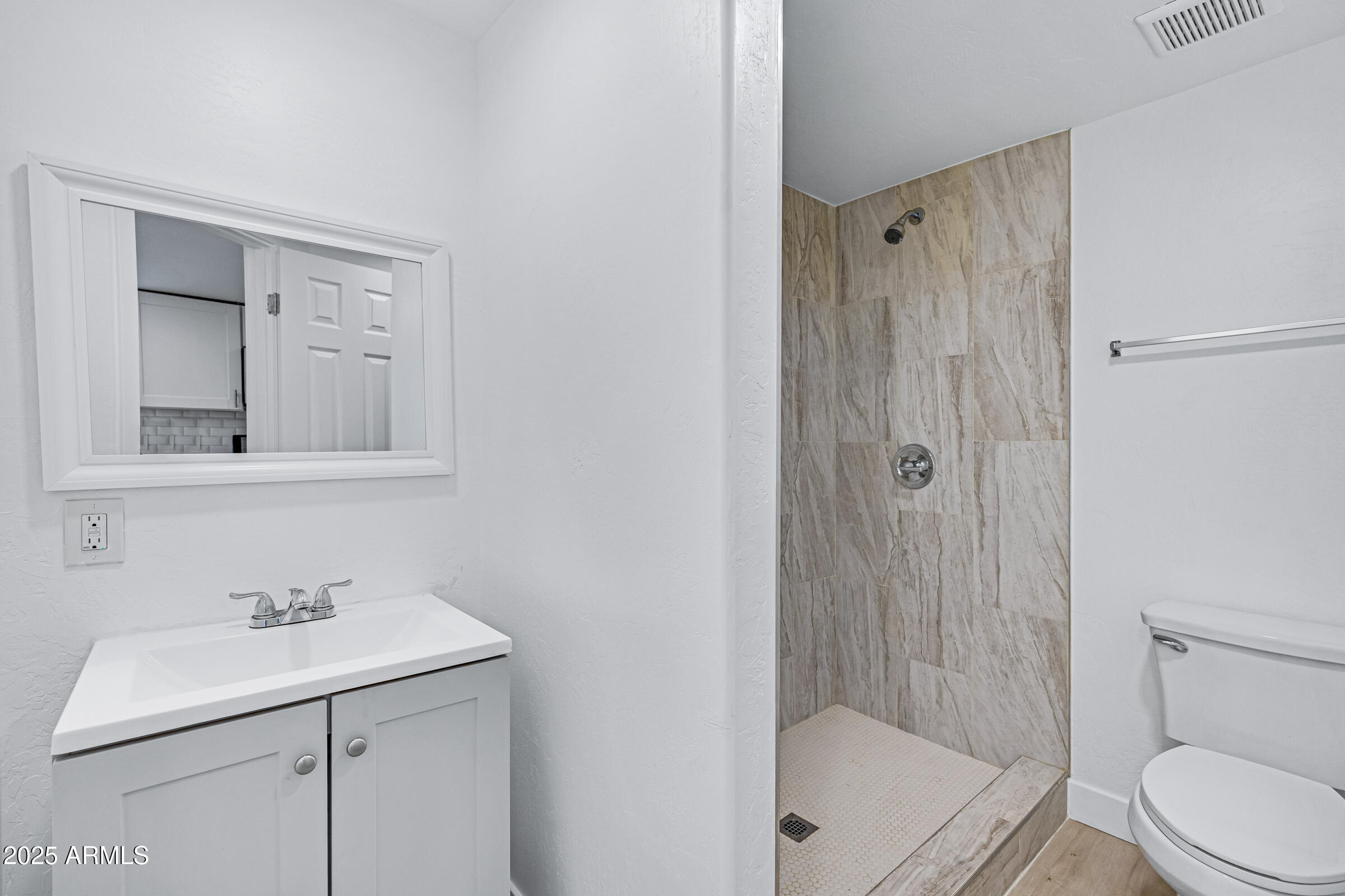 IDLE EASE - Residential Income