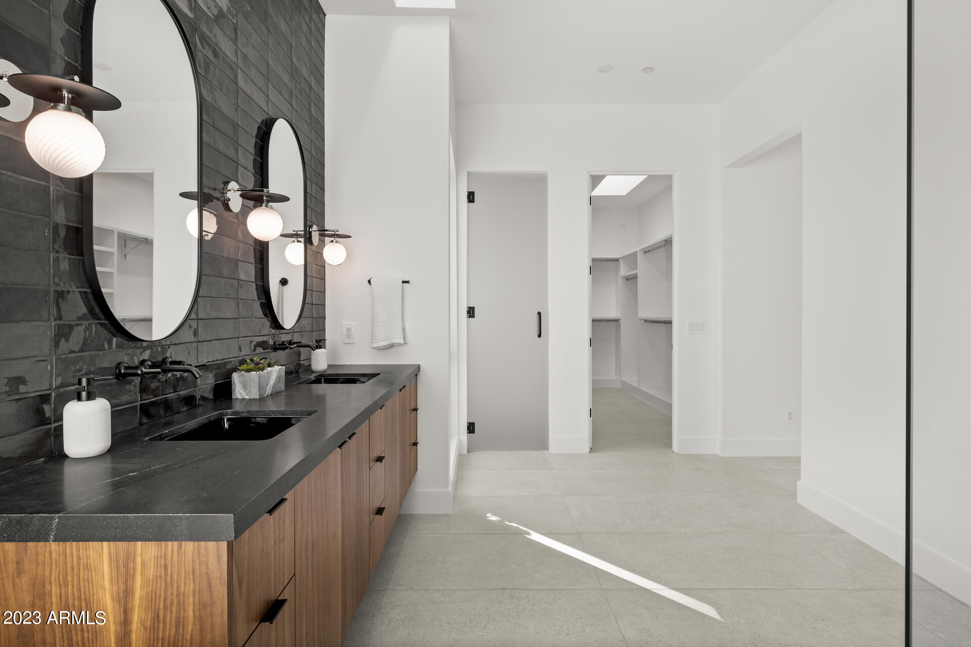 MILTONS GROVES LOTS 11-52 - Residential