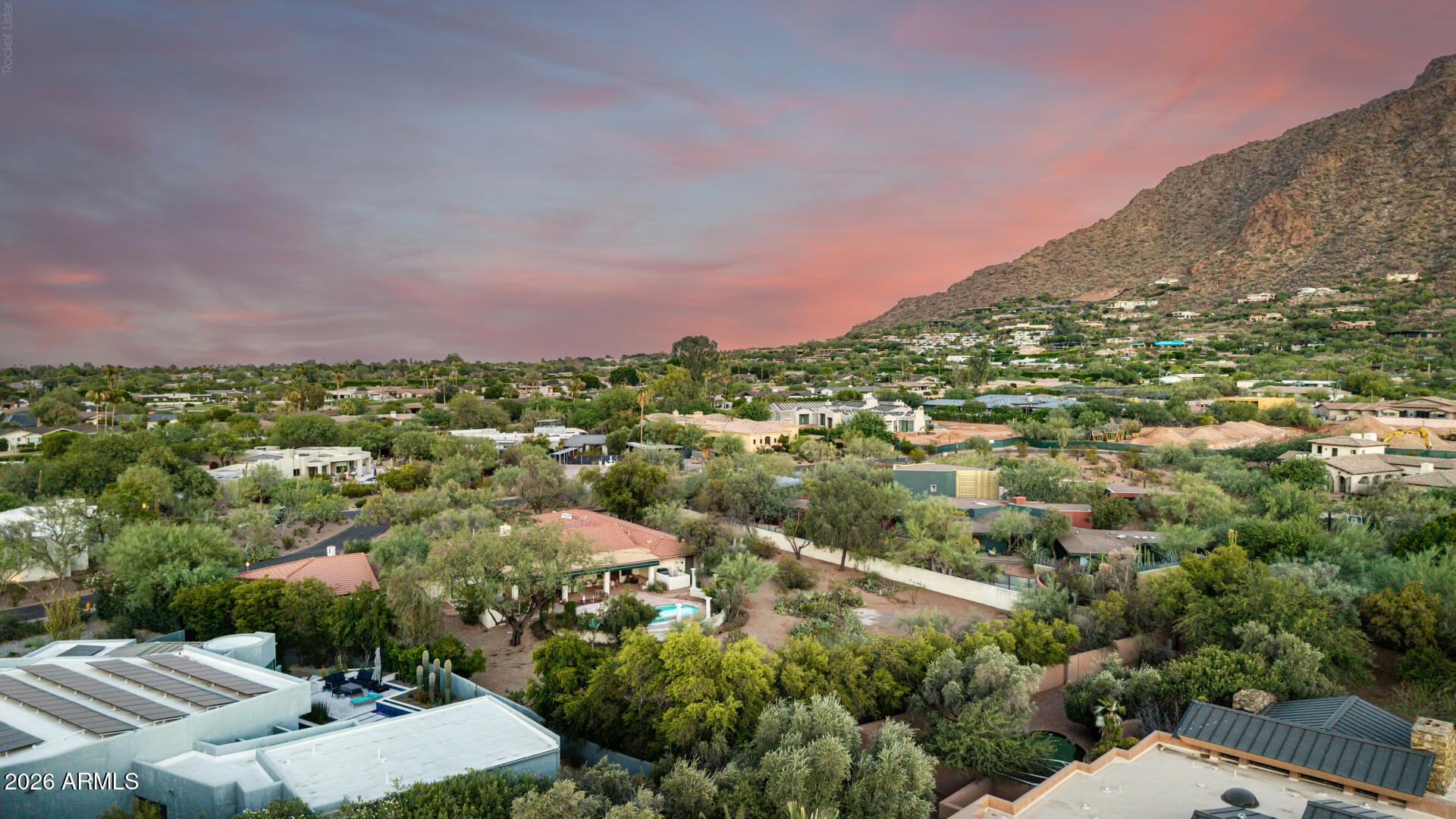 CAMELBACK MANOR - Residential