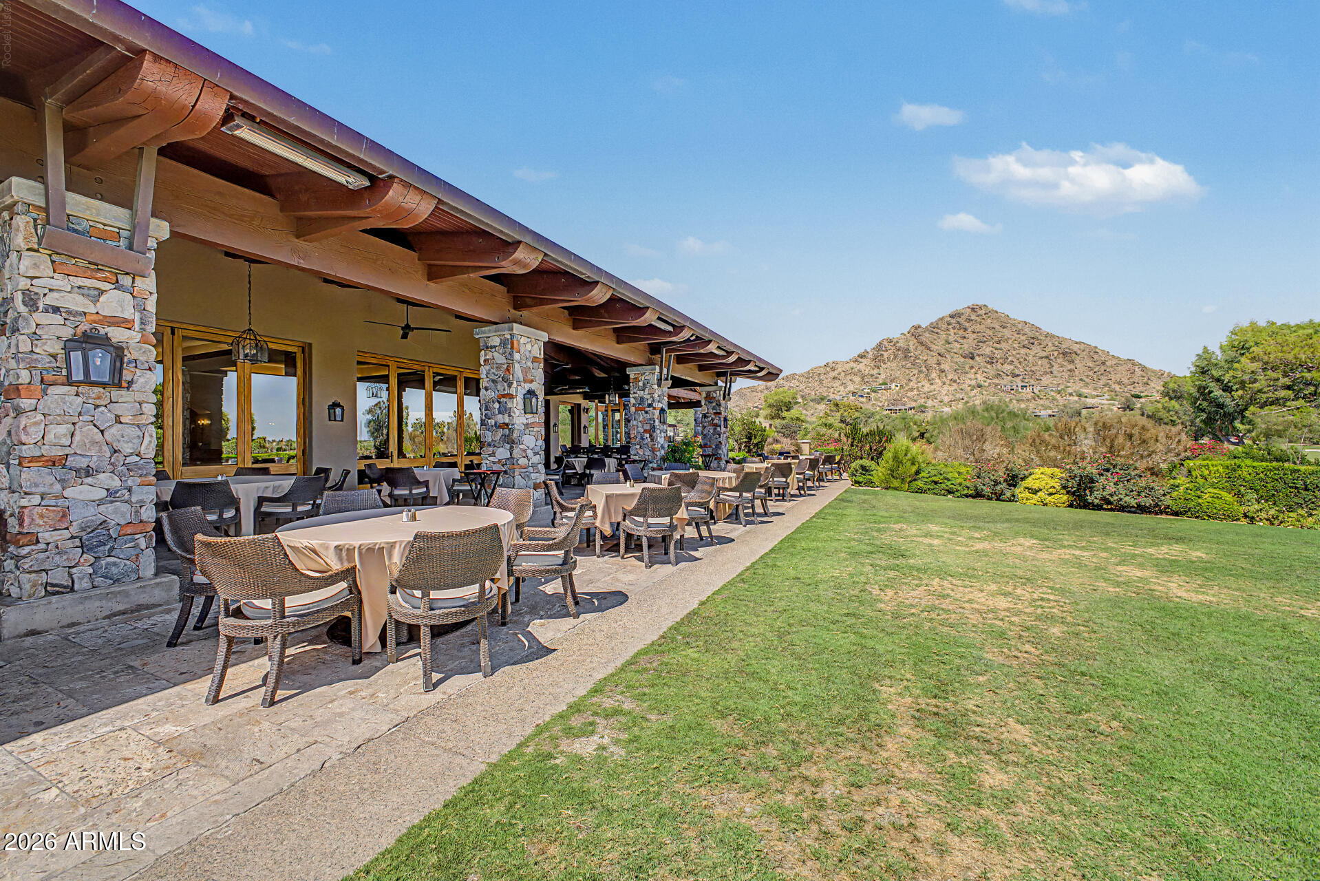 CAMELBACK MANOR - Residential