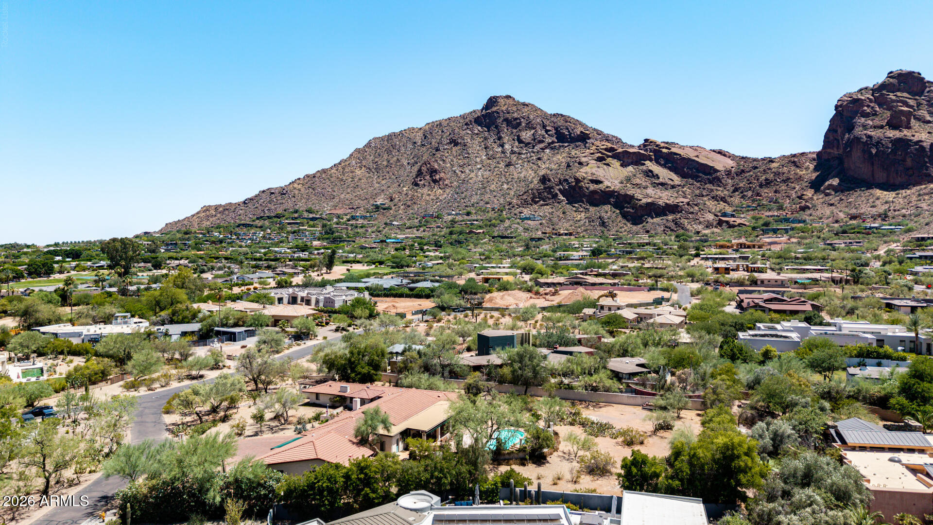 CAMELBACK MANOR - Residential