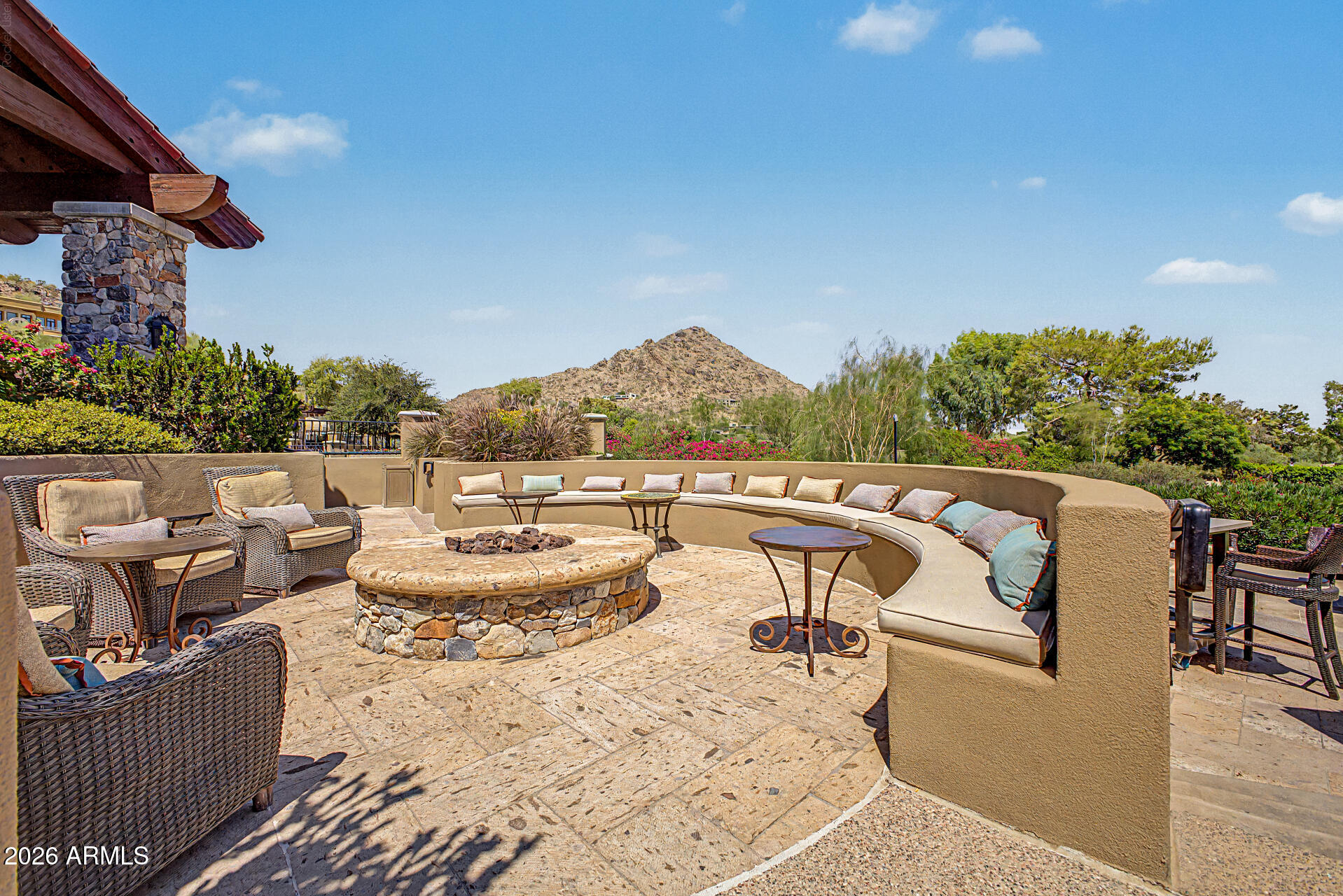 CAMELBACK MANOR - Residential