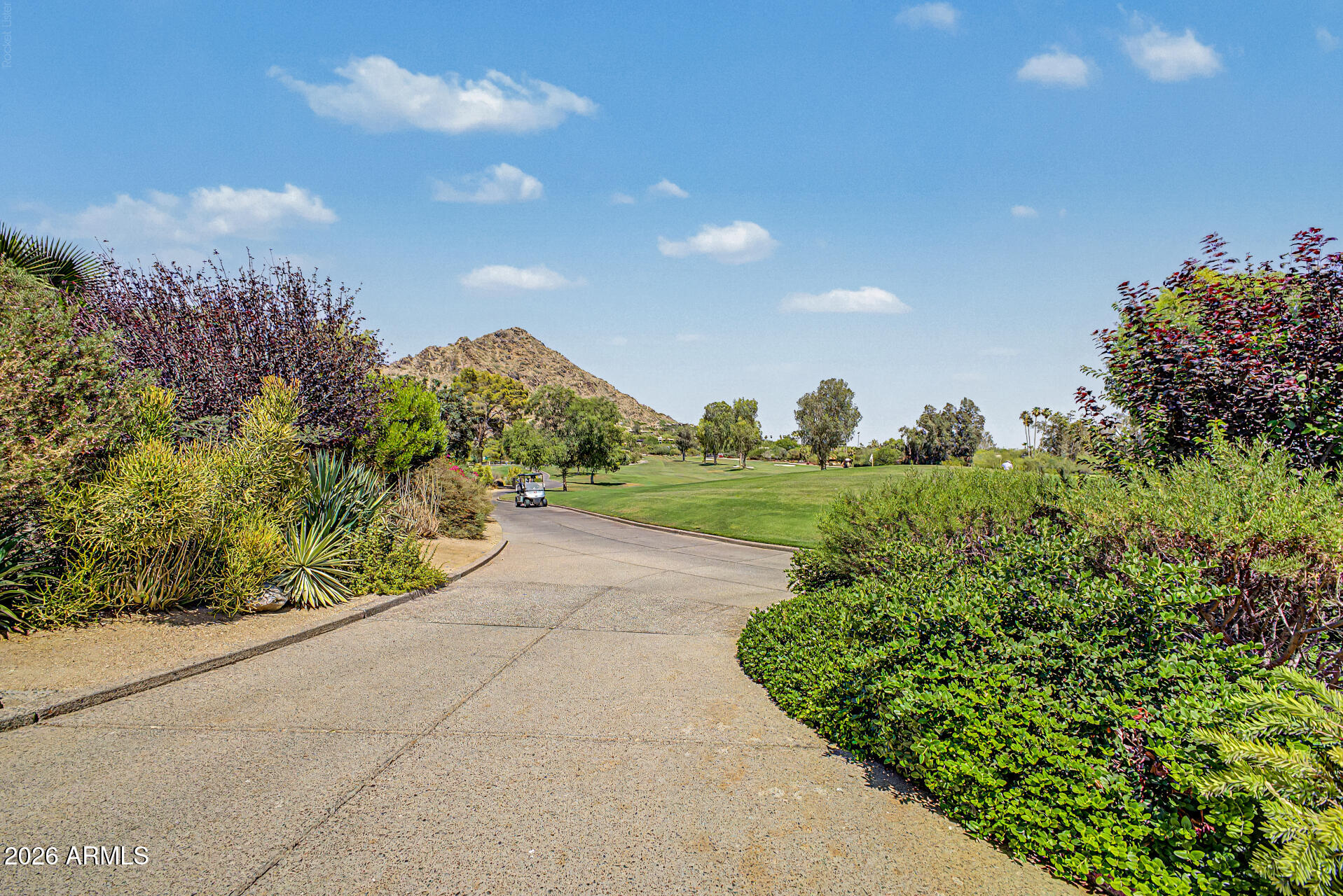 CAMELBACK MANOR - Residential