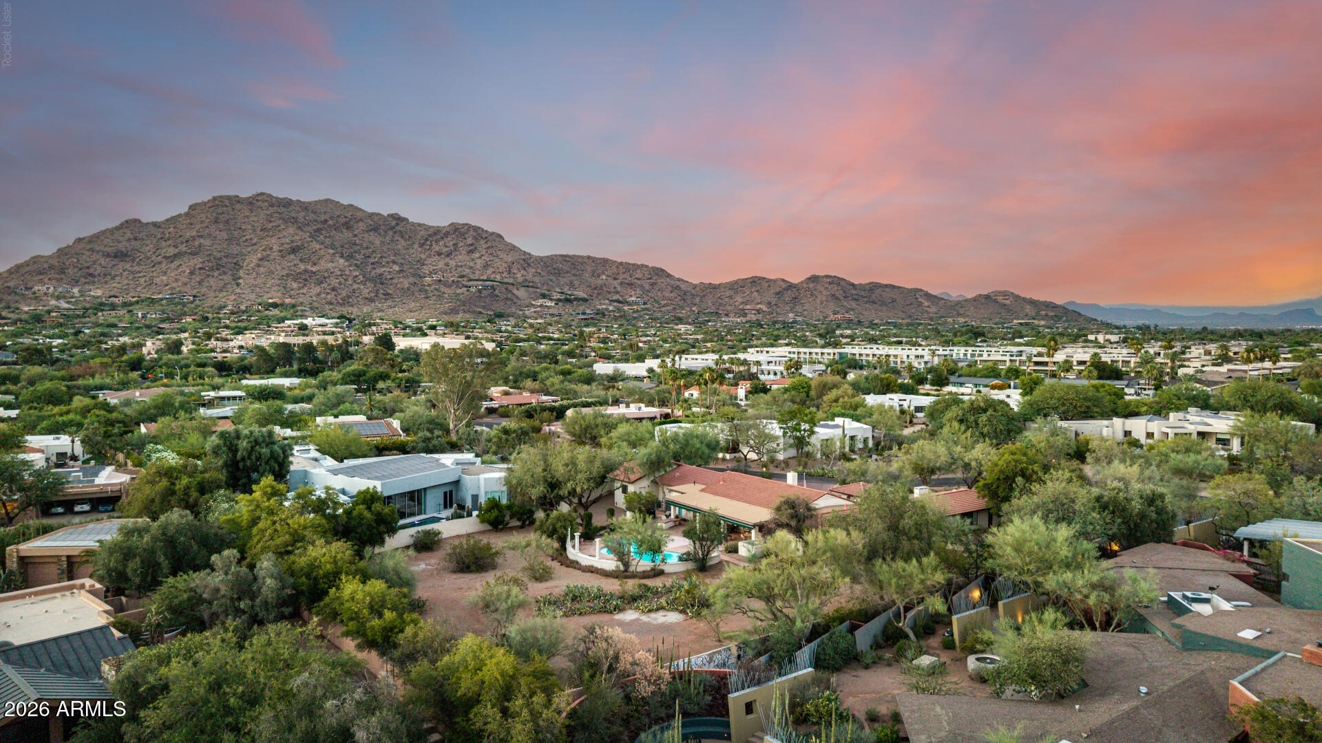 CAMELBACK MANOR - Residential