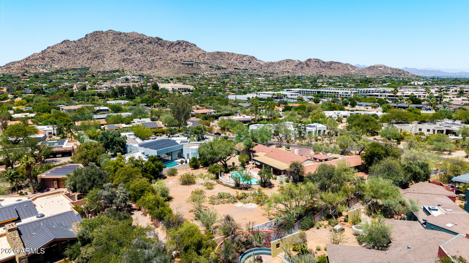 CAMELBACK MANOR - Residential