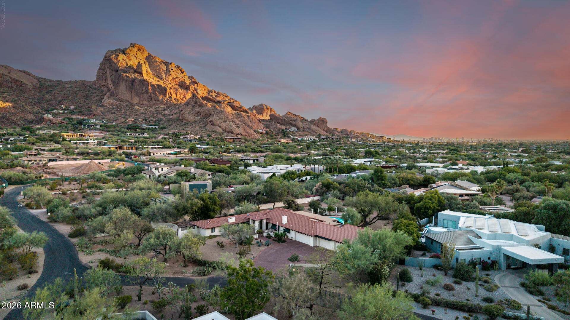 CAMELBACK MANOR - Residential