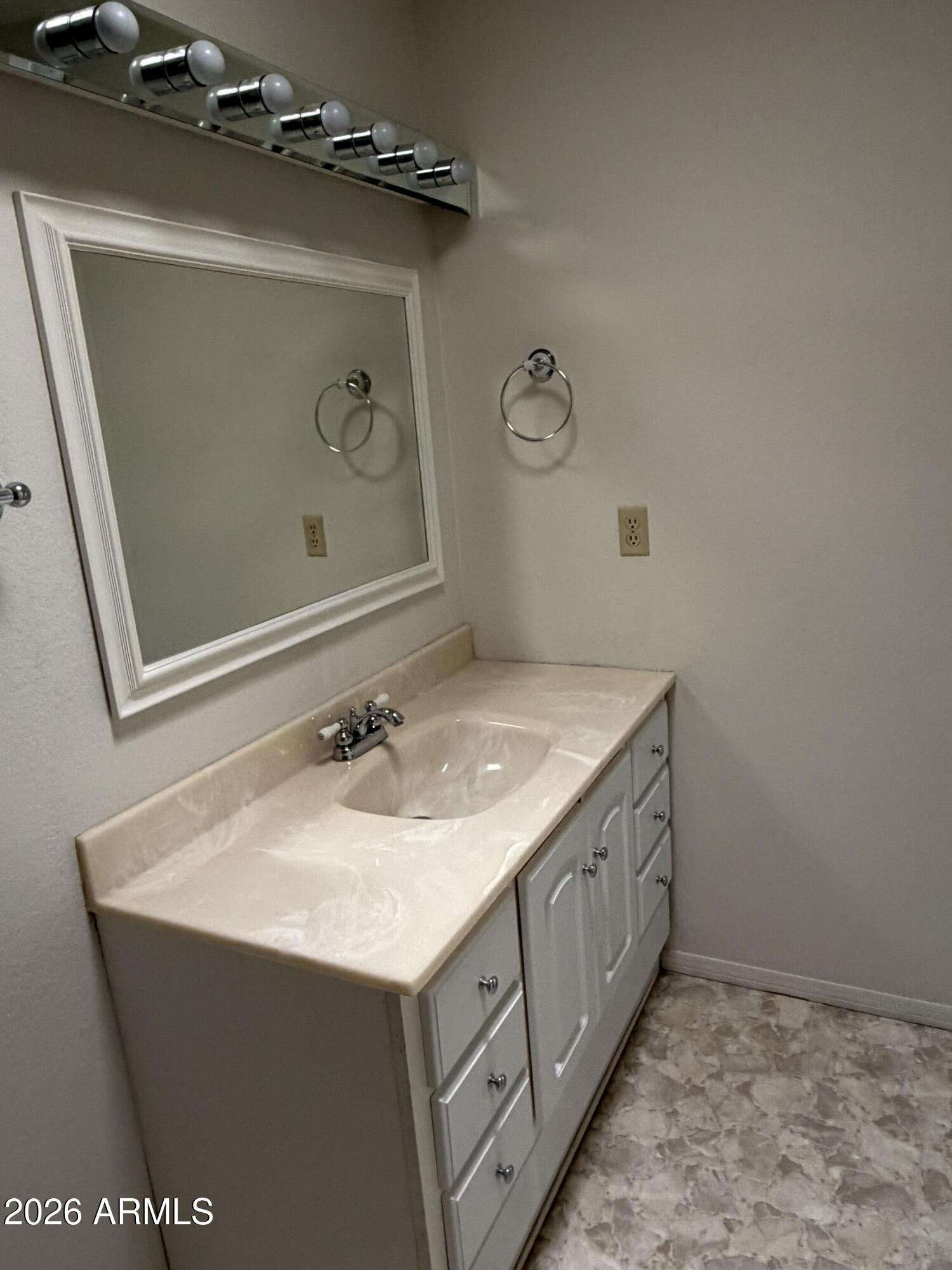 Pueblo del Sol 8 - Residential Lease