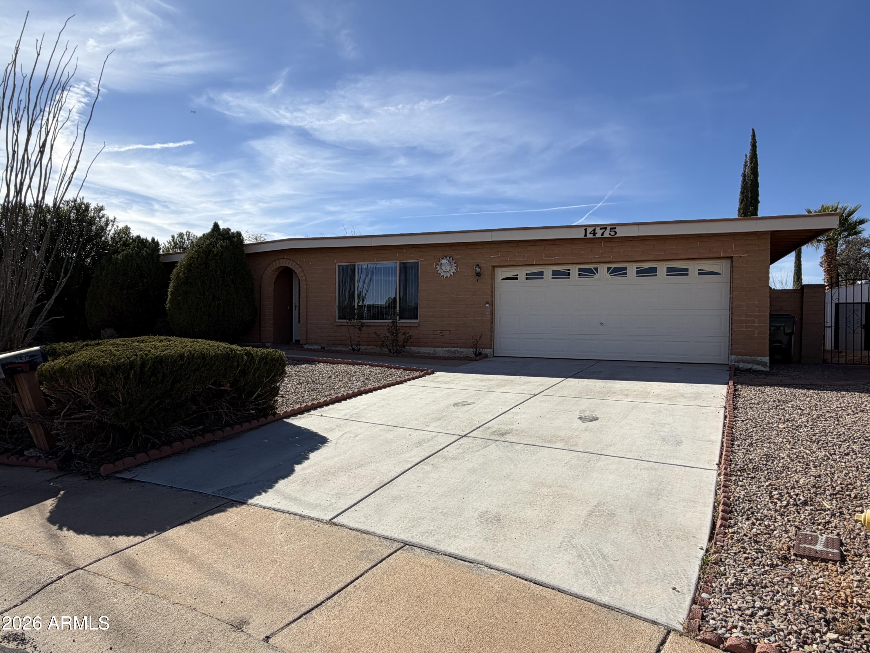 Pueblo del Sol 8 - Residential Lease