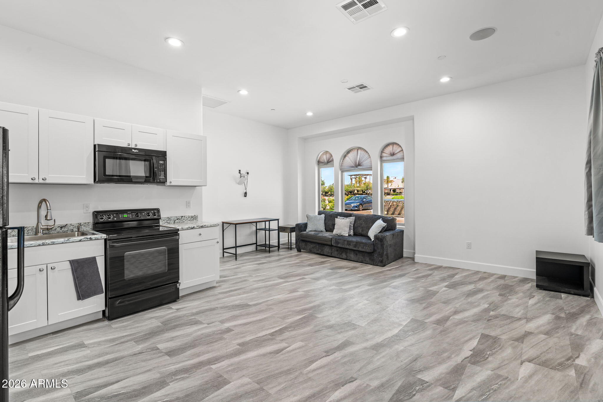 BRYAN ROBIN REYES MLD - Residential