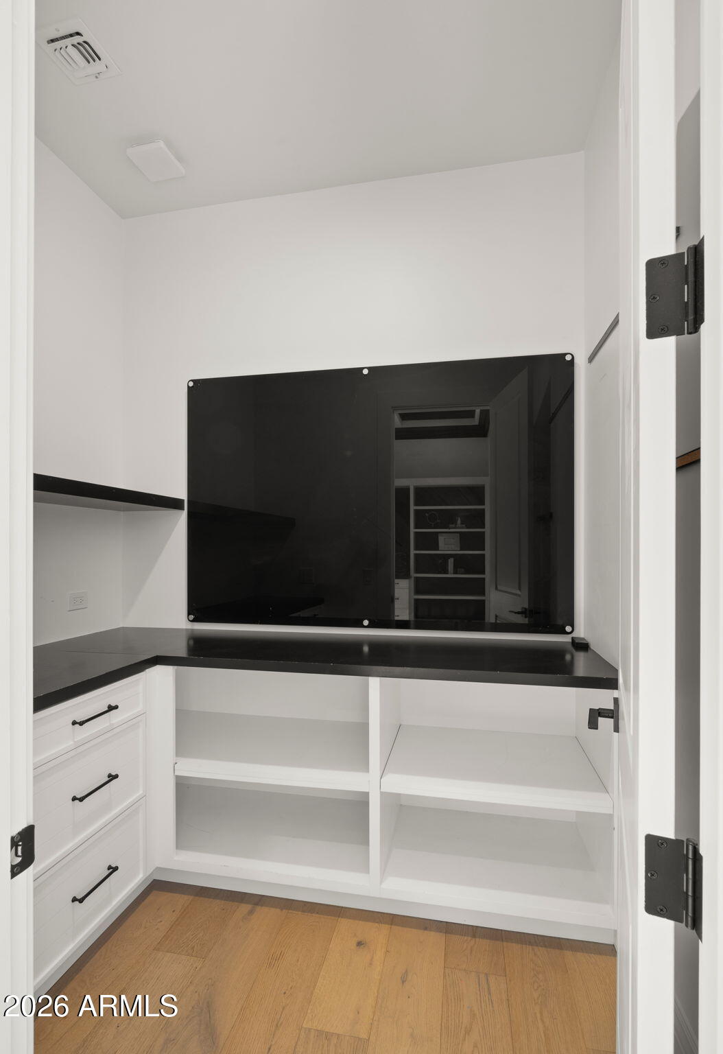 LOR VILLA ESTATES - Residential