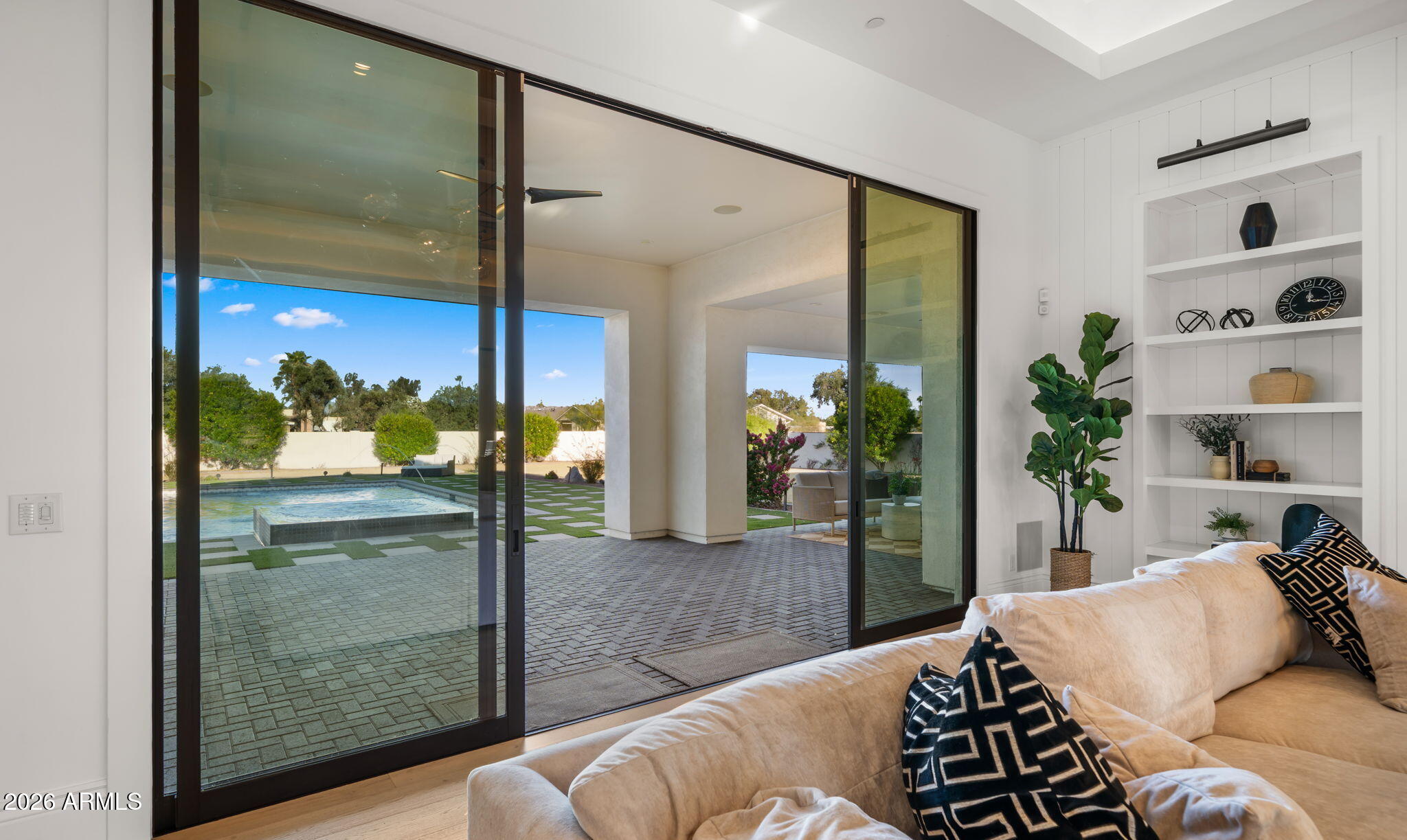 LOR VILLA ESTATES - Residential