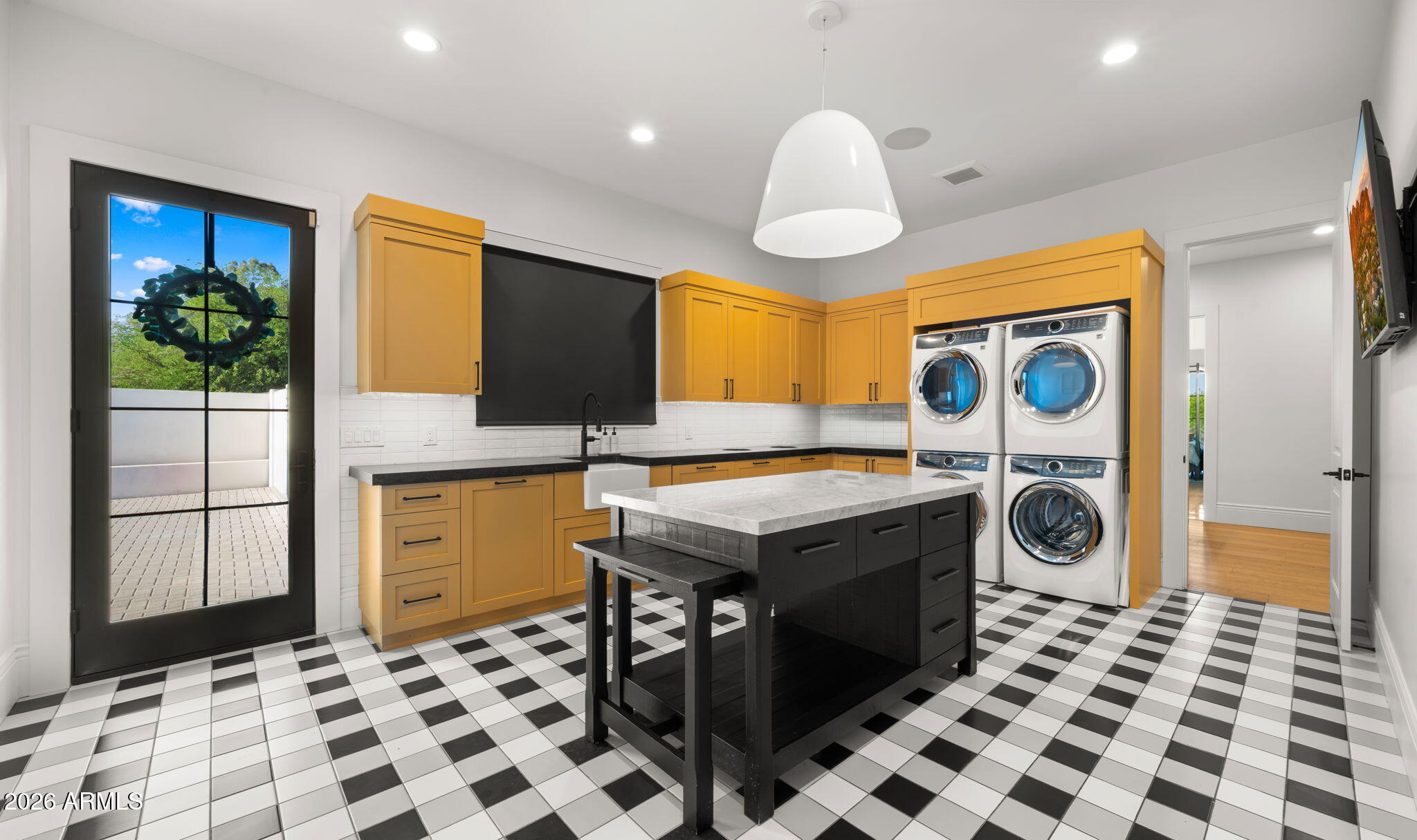 LOR VILLA ESTATES - Residential