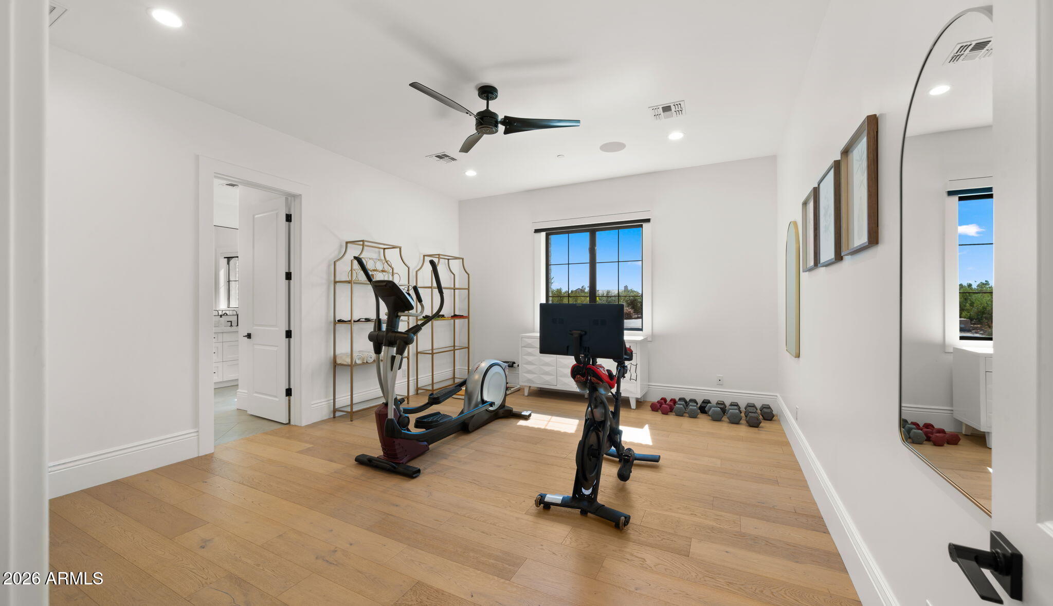 LOR VILLA ESTATES - Residential