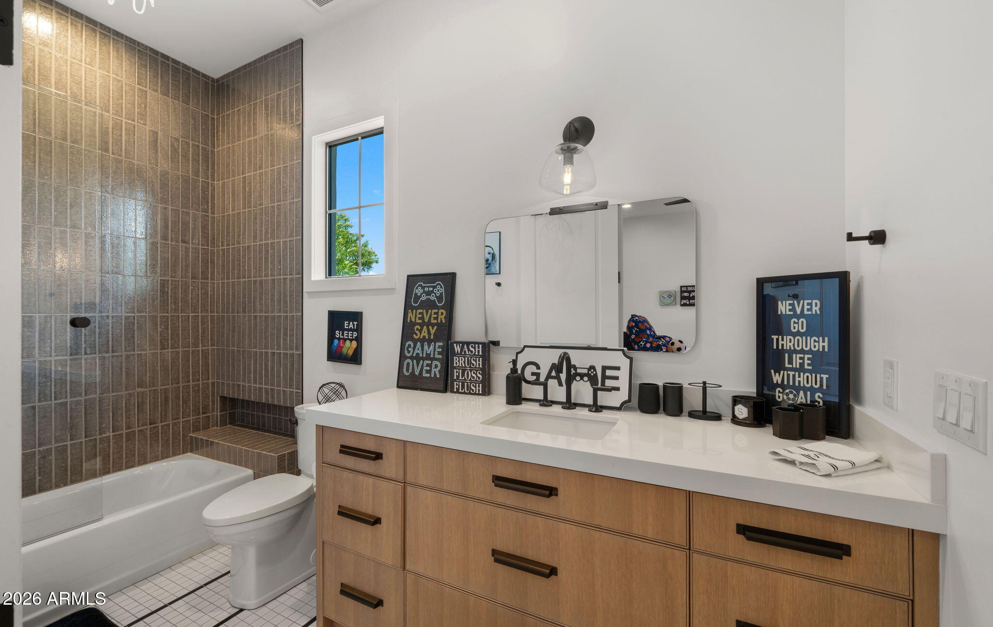 LOR VILLA ESTATES - Residential