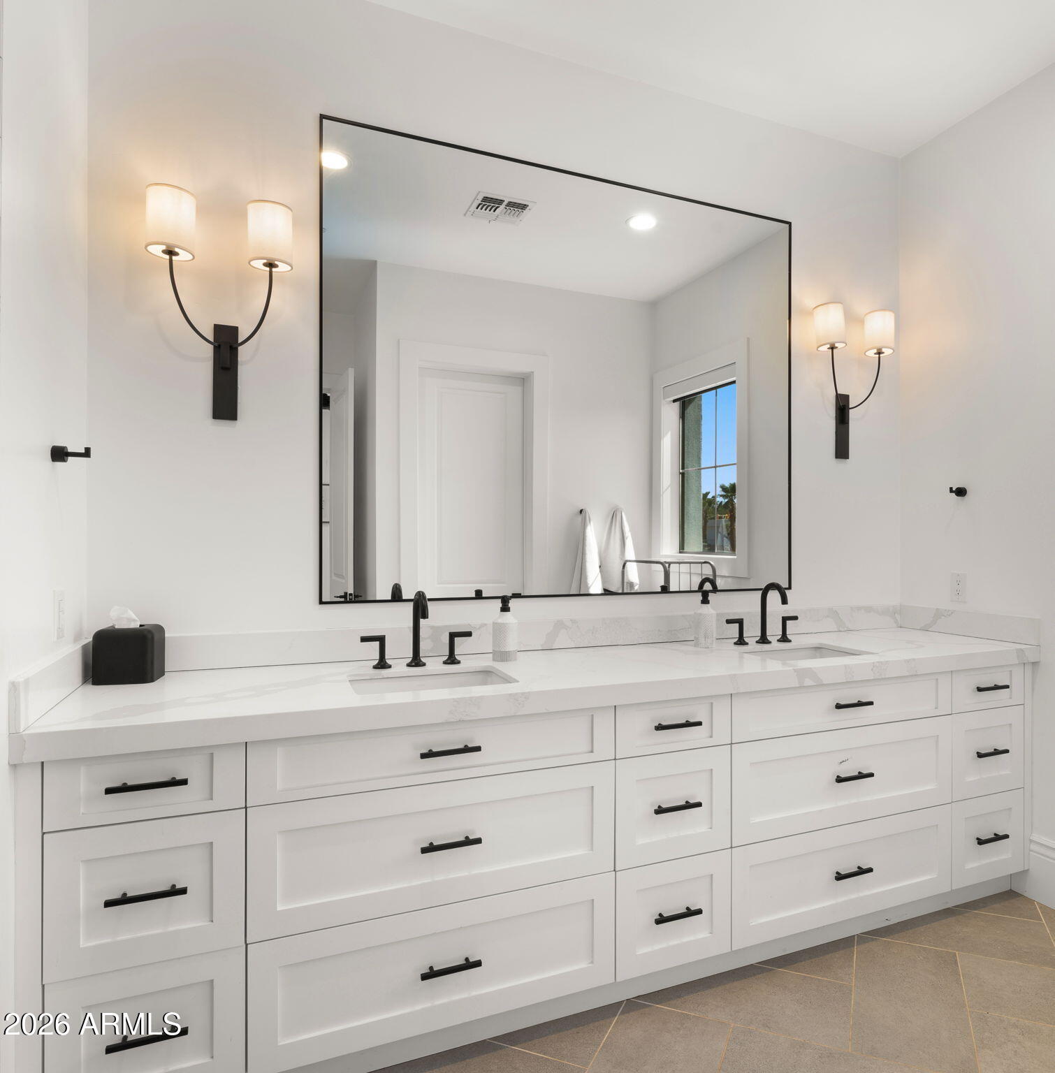 LOR VILLA ESTATES - Residential