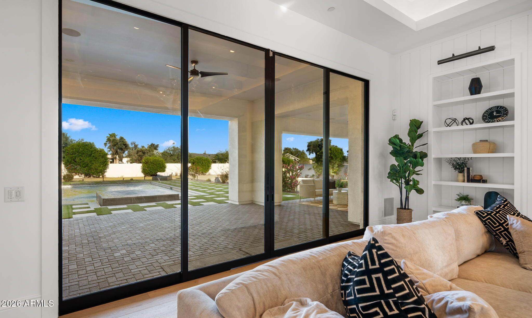 LOR VILLA ESTATES - Residential