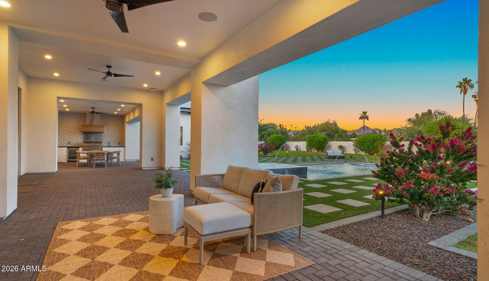 LOR VILLA ESTATES - Residential