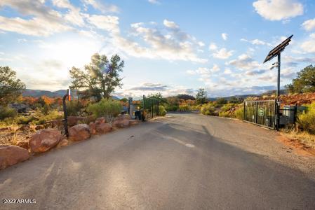 SEDONA RANCH - Residential