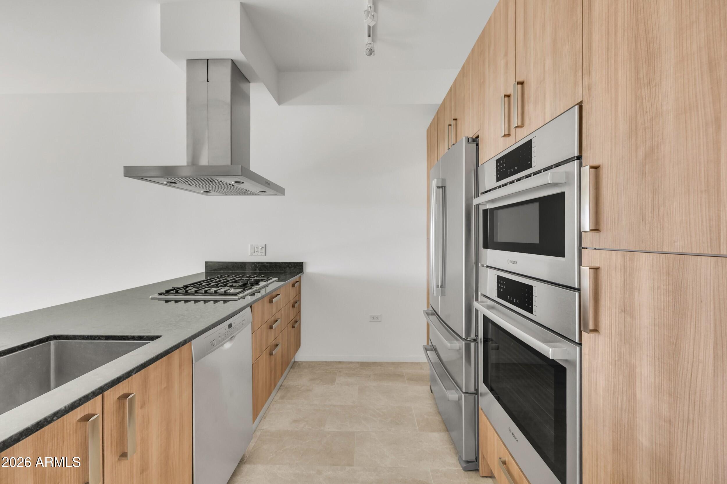 OPTIMA KIERLAND CENTER 7120 CONDOMINIUM 2ND AMD - Residential