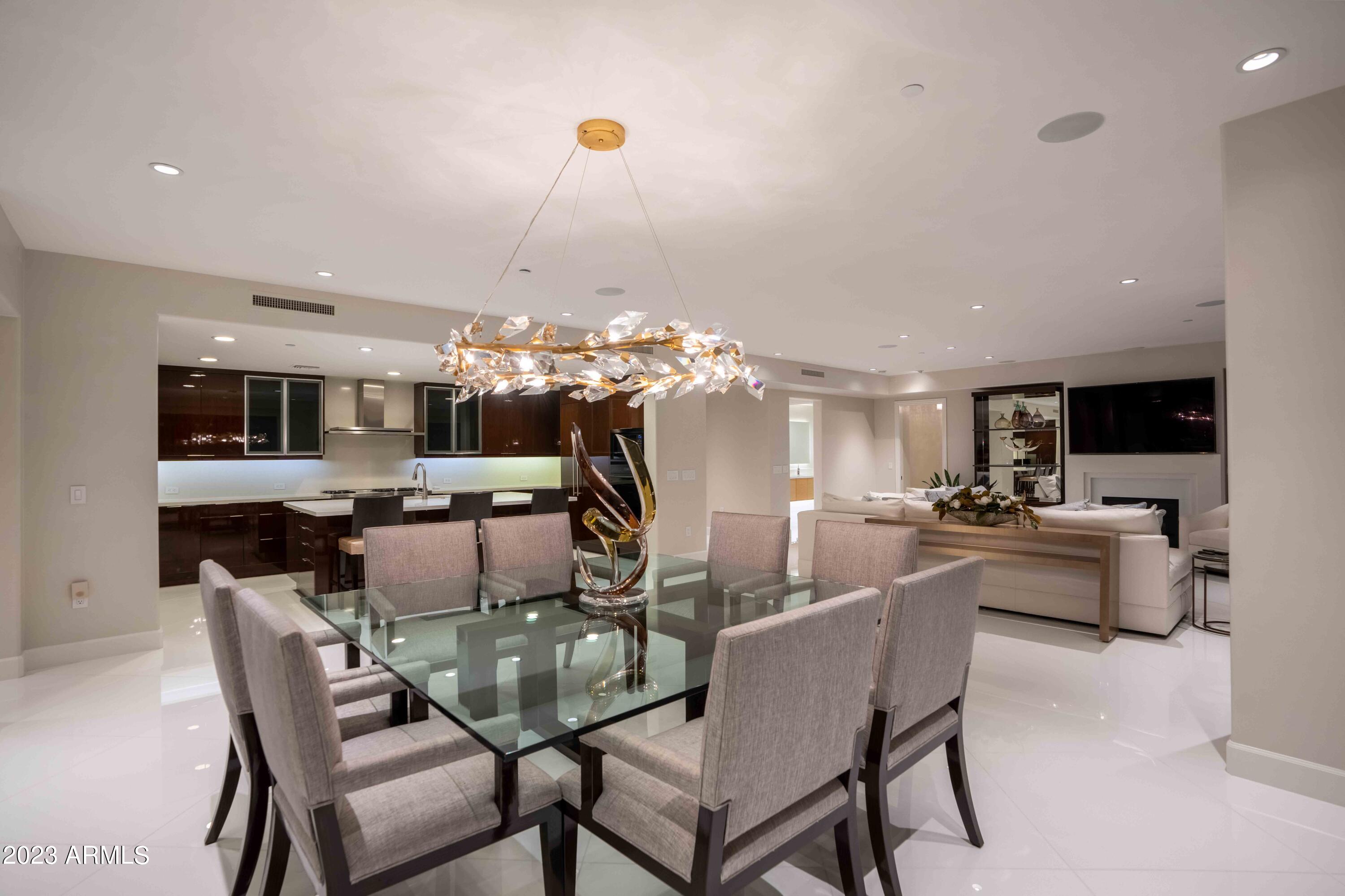 SCOTTSDALE WATERFRONT RESIDENCES - Residential