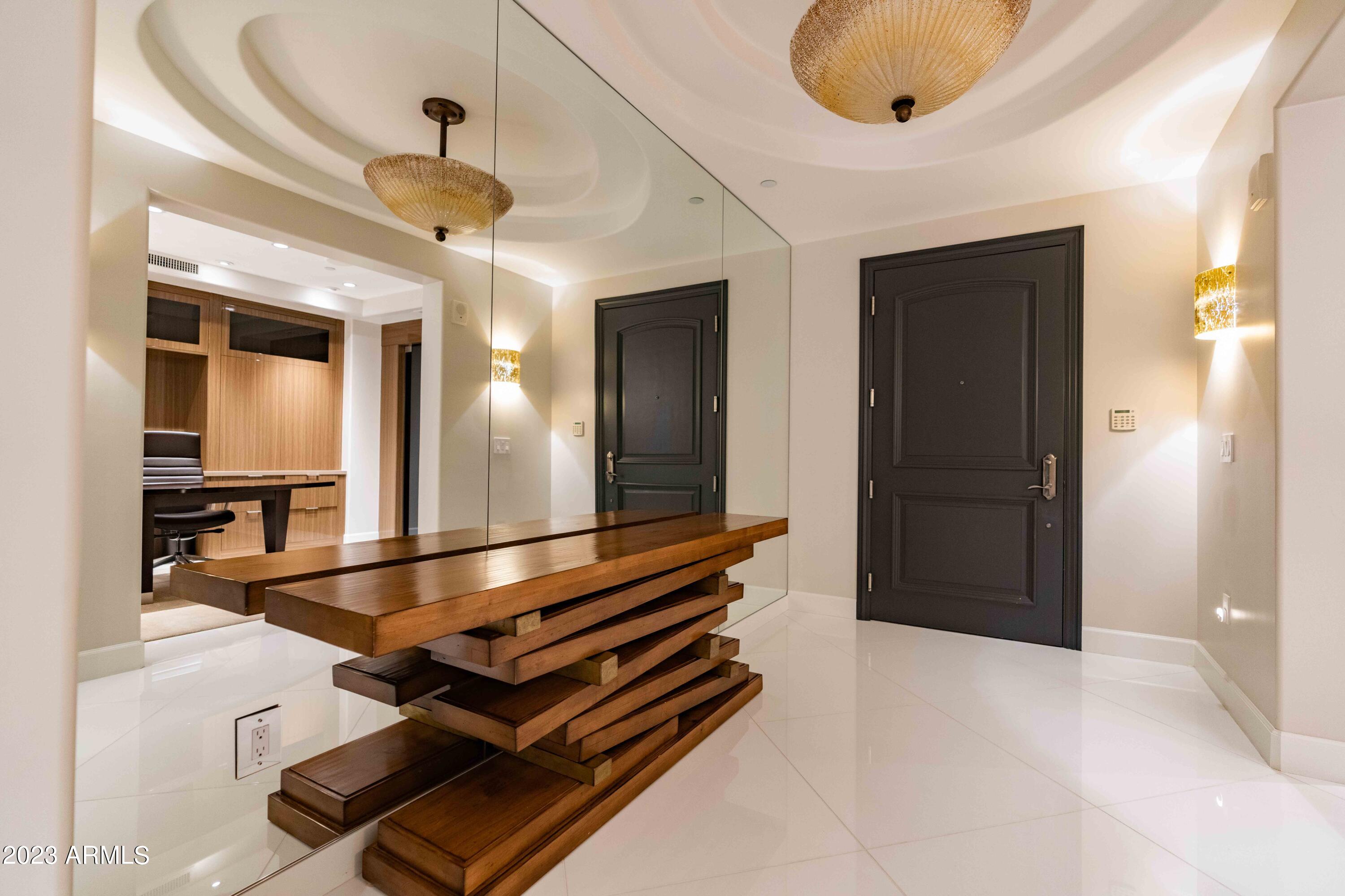 SCOTTSDALE WATERFRONT RESIDENCES - Residential