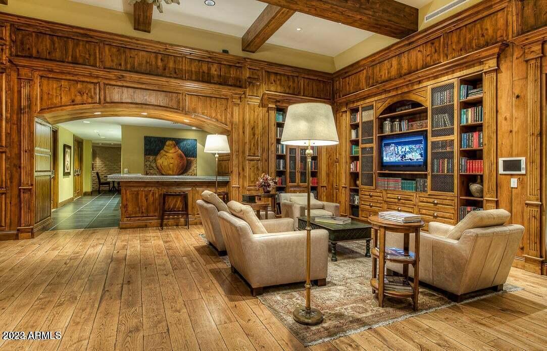 SCOTTSDALE WATERFRONT RESIDENCES - Residential