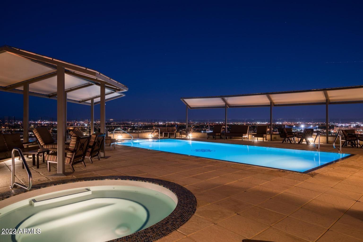SCOTTSDALE WATERFRONT RESIDENCES - Residential