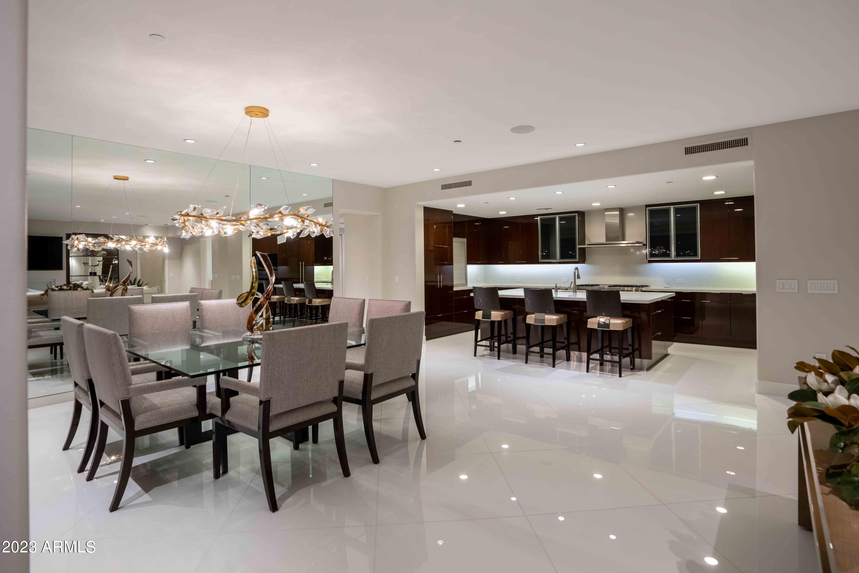 SCOTTSDALE WATERFRONT RESIDENCES - Residential