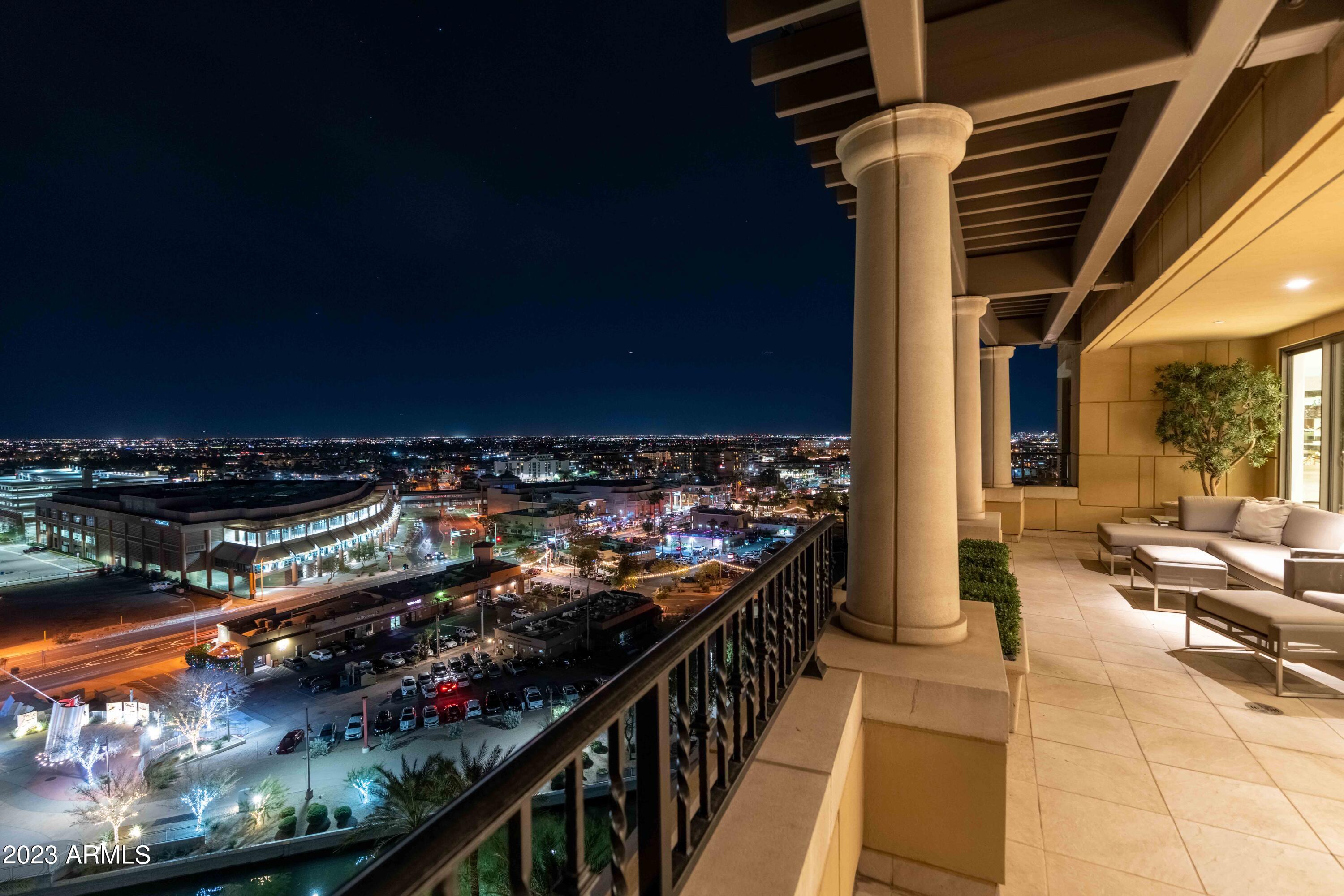 SCOTTSDALE WATERFRONT RESIDENCES - Residential