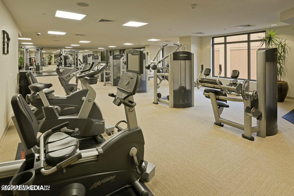 SCOTTSDALE WATERFRONT RESIDENCES - Residential