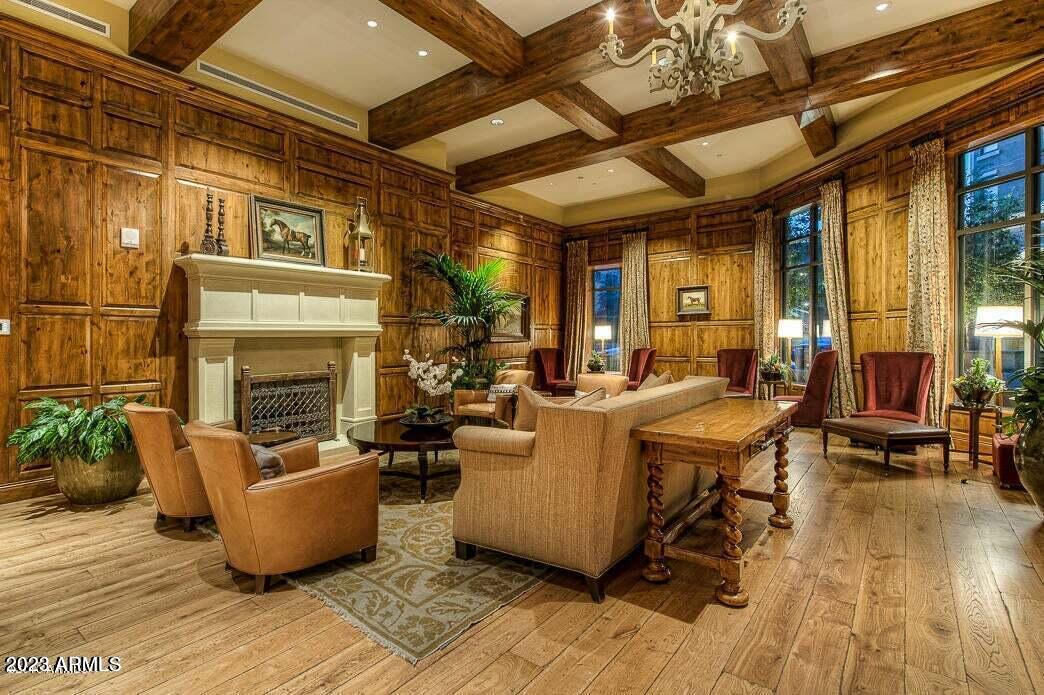 SCOTTSDALE WATERFRONT RESIDENCES - Residential
