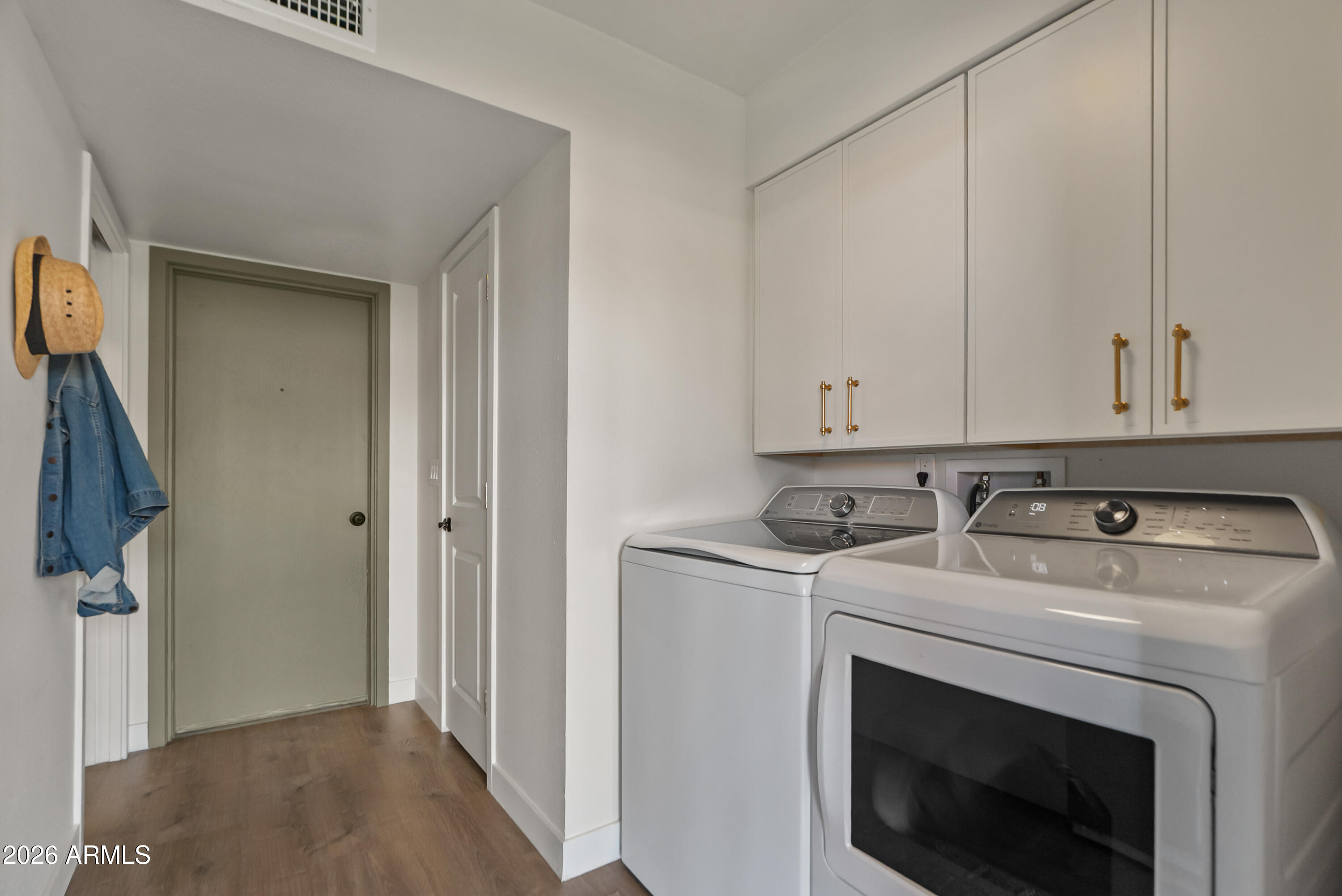 TIERRA ESTE PARK UNIT 4 - Residential