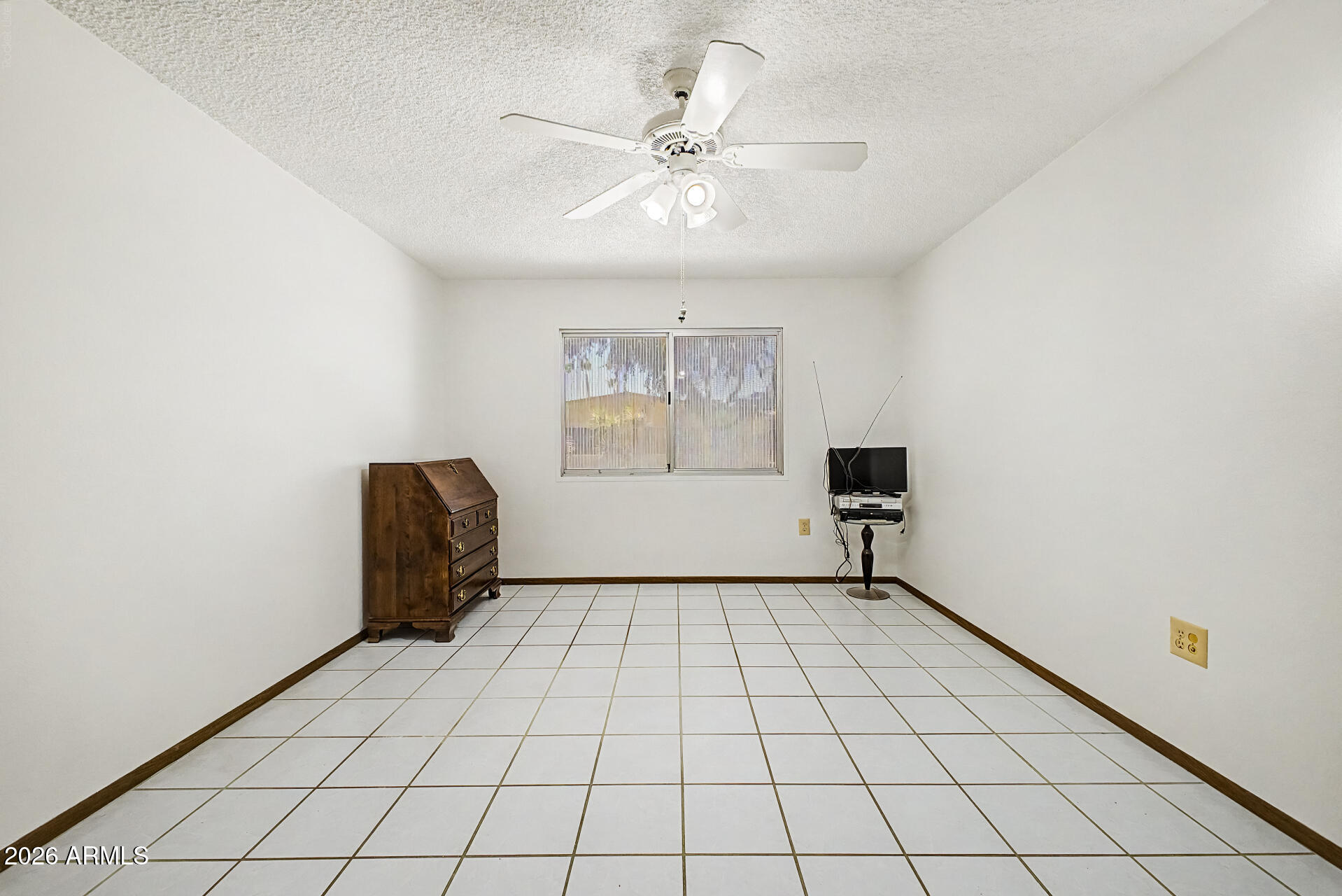 SUN CITY WEST UNIT 1 MCR 200-1 LOT 160 TOG W/UNDIV 1-74 INT IN TR C - Residential