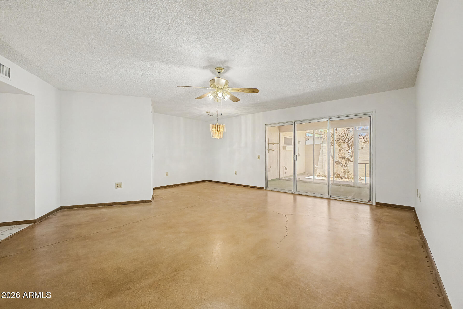 SUN CITY WEST UNIT 1 MCR 200-1 LOT 160 TOG W/UNDIV 1-74 INT IN TR C - Residential