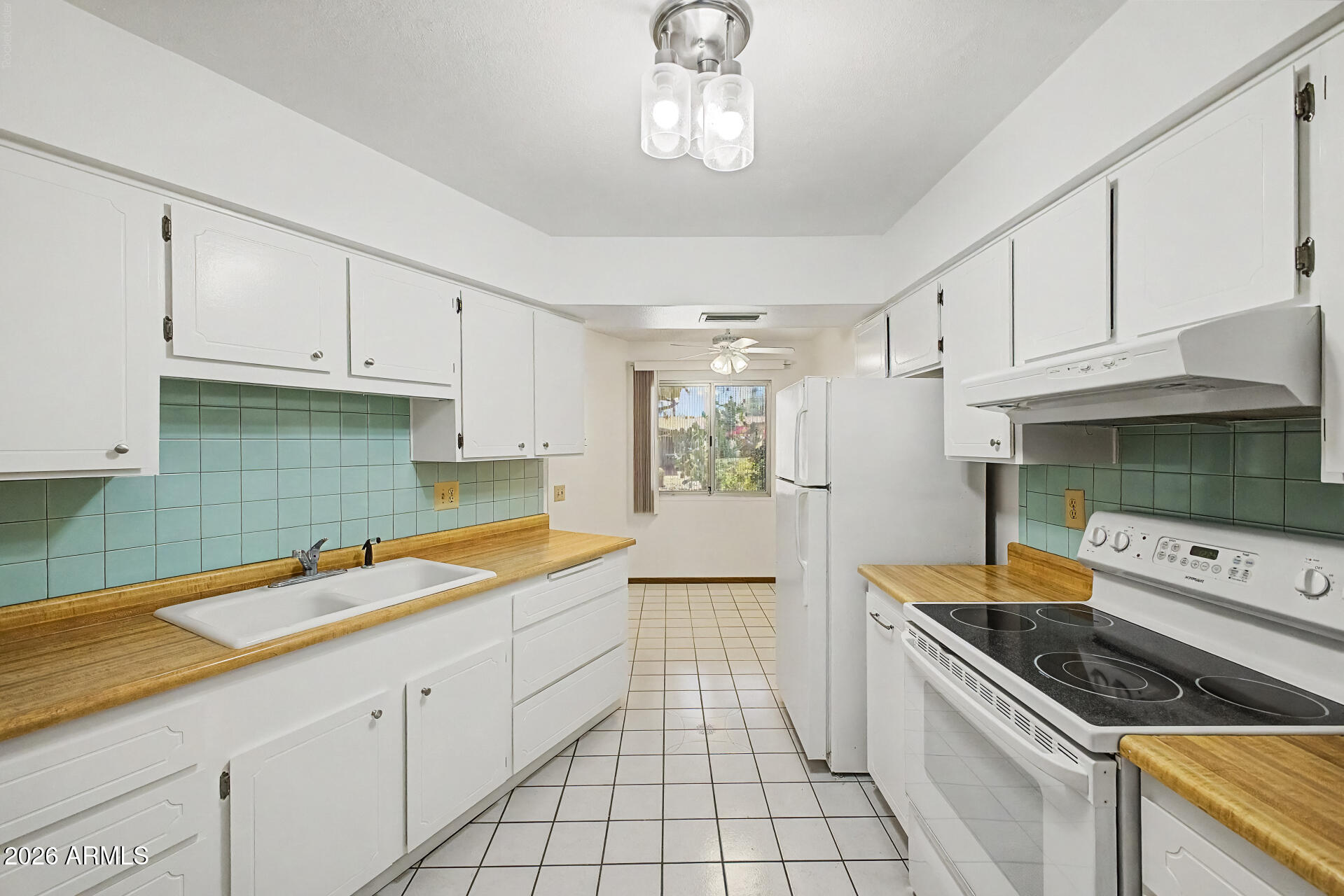 SUN CITY WEST UNIT 1 MCR 200-1 LOT 160 TOG W/UNDIV 1-74 INT IN TR C - Residential