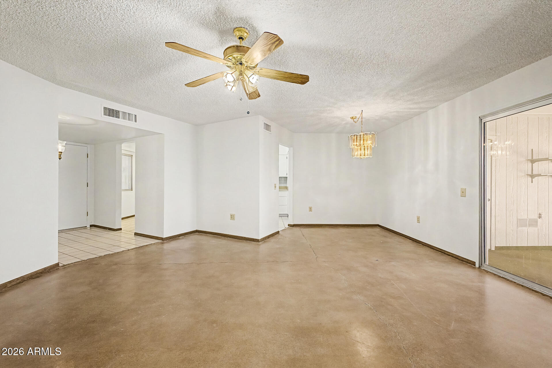 SUN CITY WEST UNIT 1 MCR 200-1 LOT 160 TOG W/UNDIV 1-74 INT IN TR C - Residential