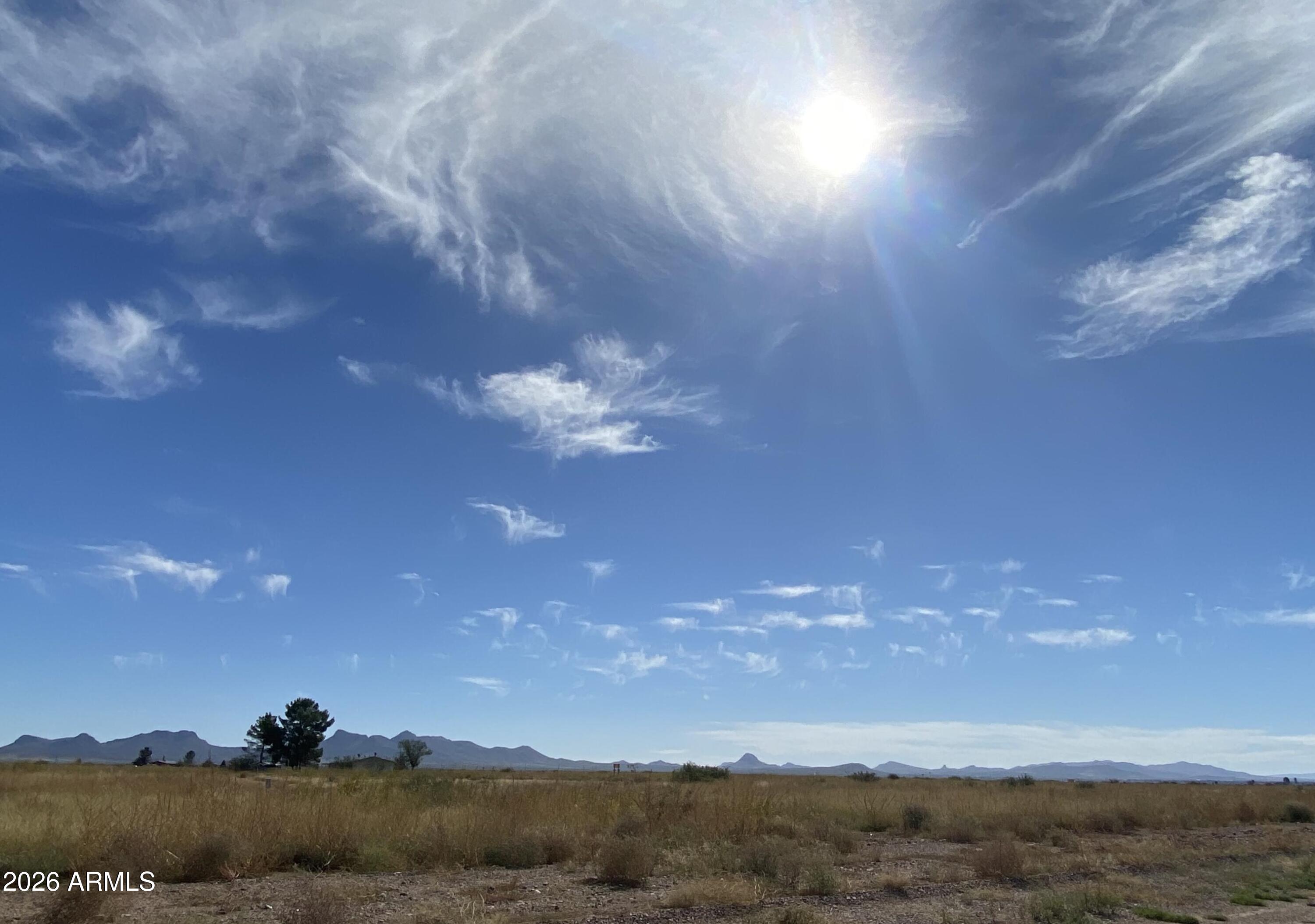 LA COSTA ESTATES - Land