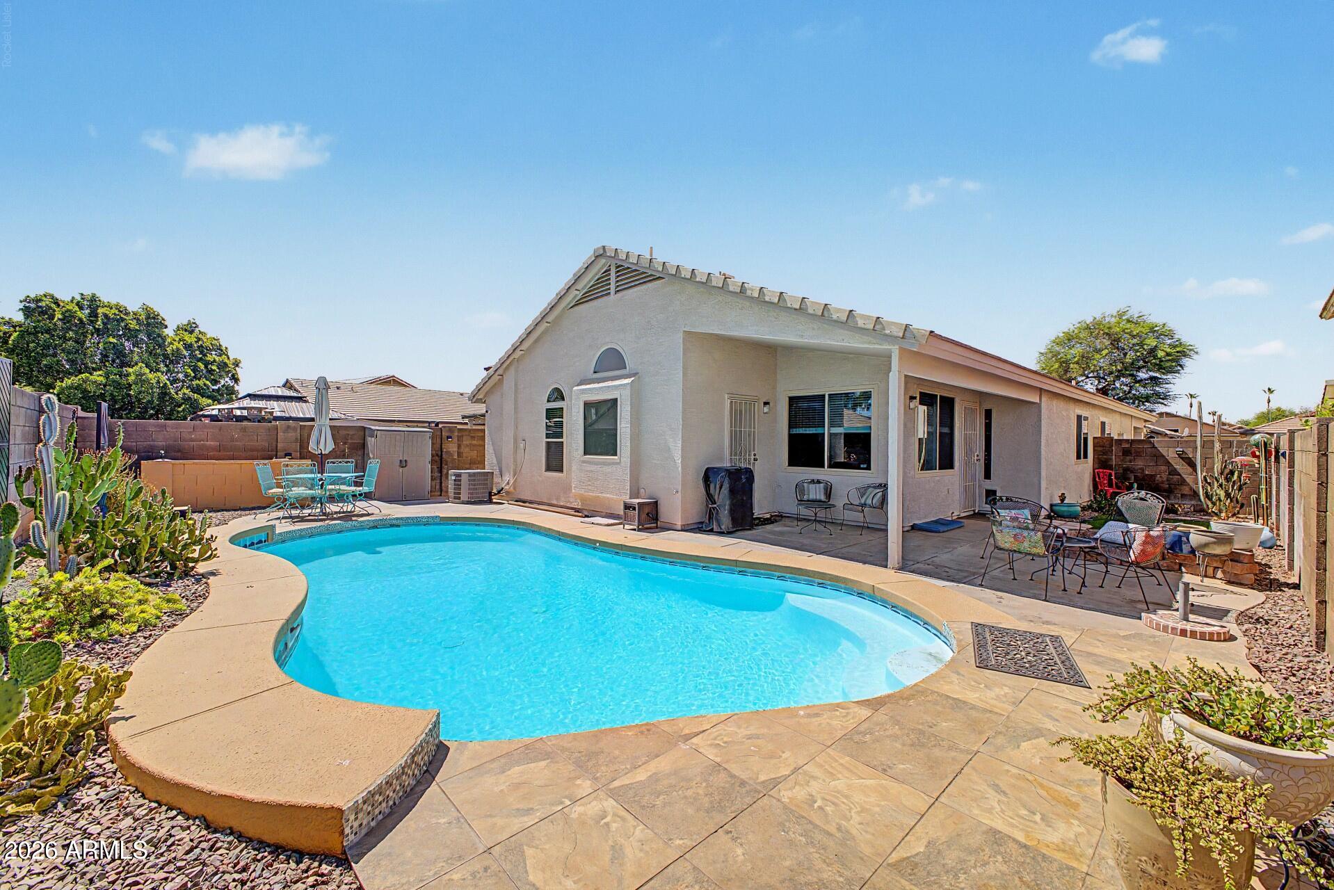 CANYON TRAILS - Residential