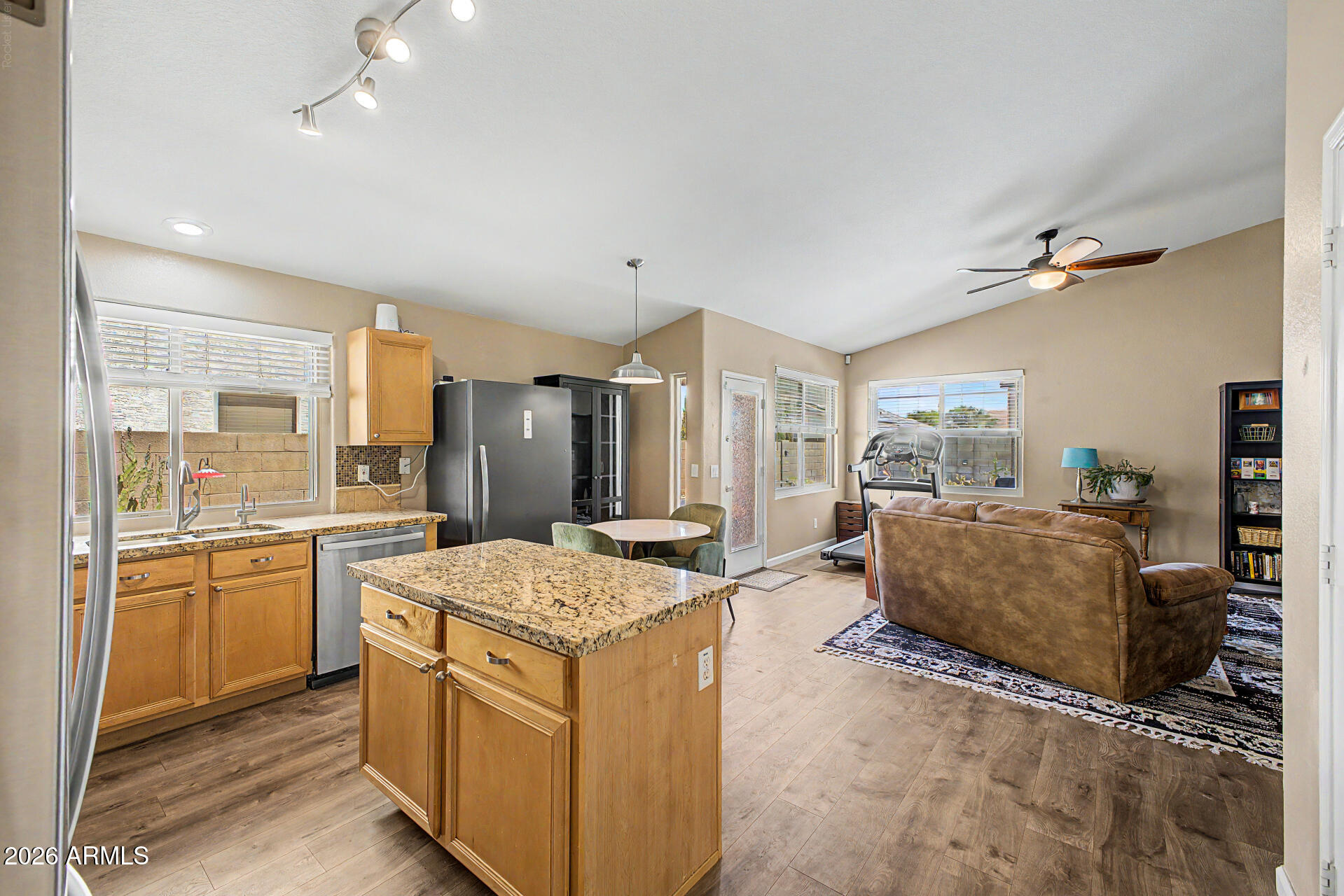 CANYON TRAILS - Residential
