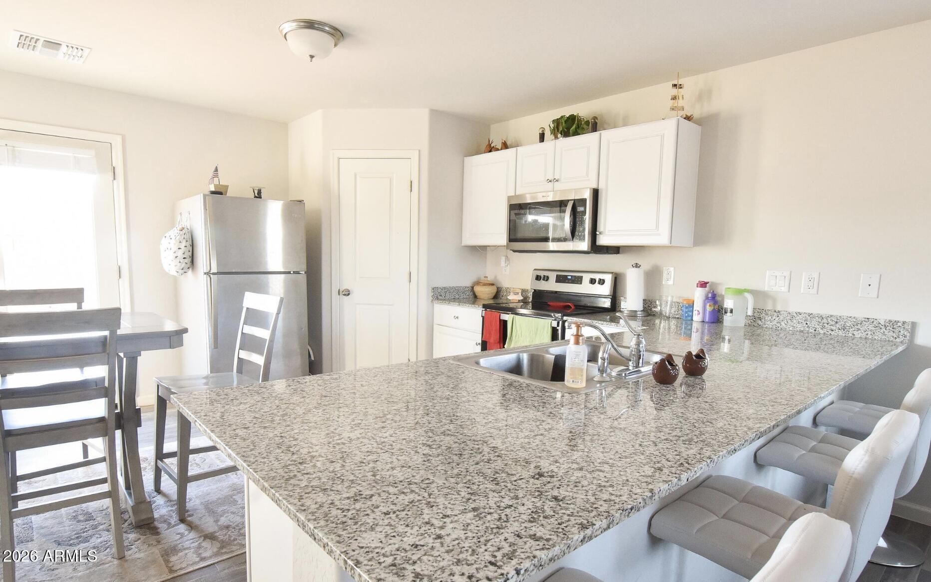 DOMINION CREEK - Residential Lease