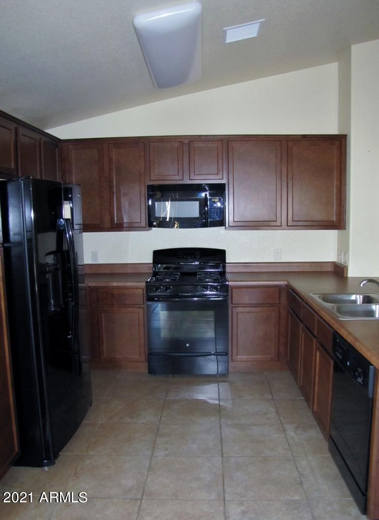 SUMMIT HEIGHTS - Residential Lease