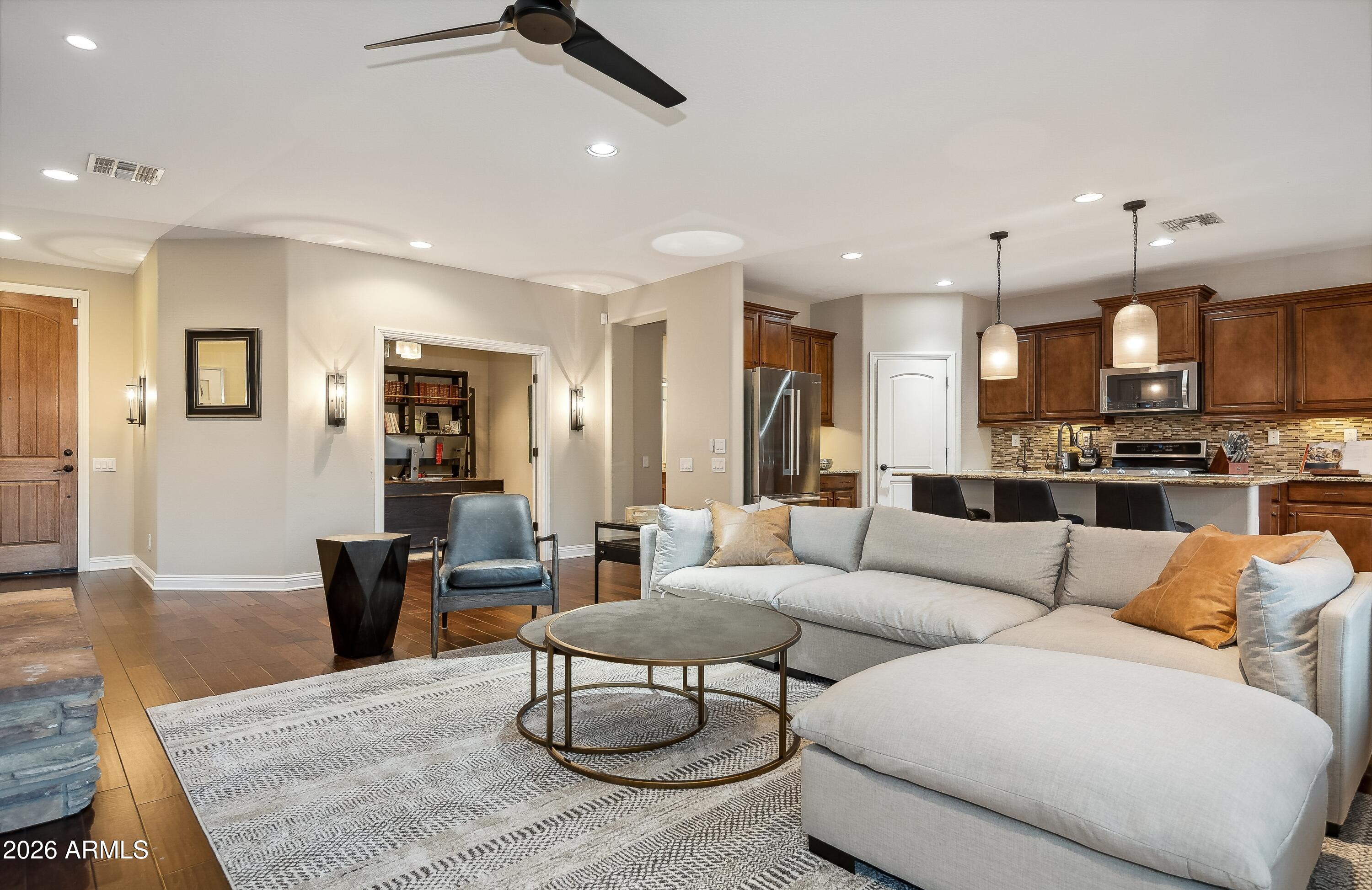 DESERT RIDGE SUPERBLOCK 11 PARCEL 3 - Residential